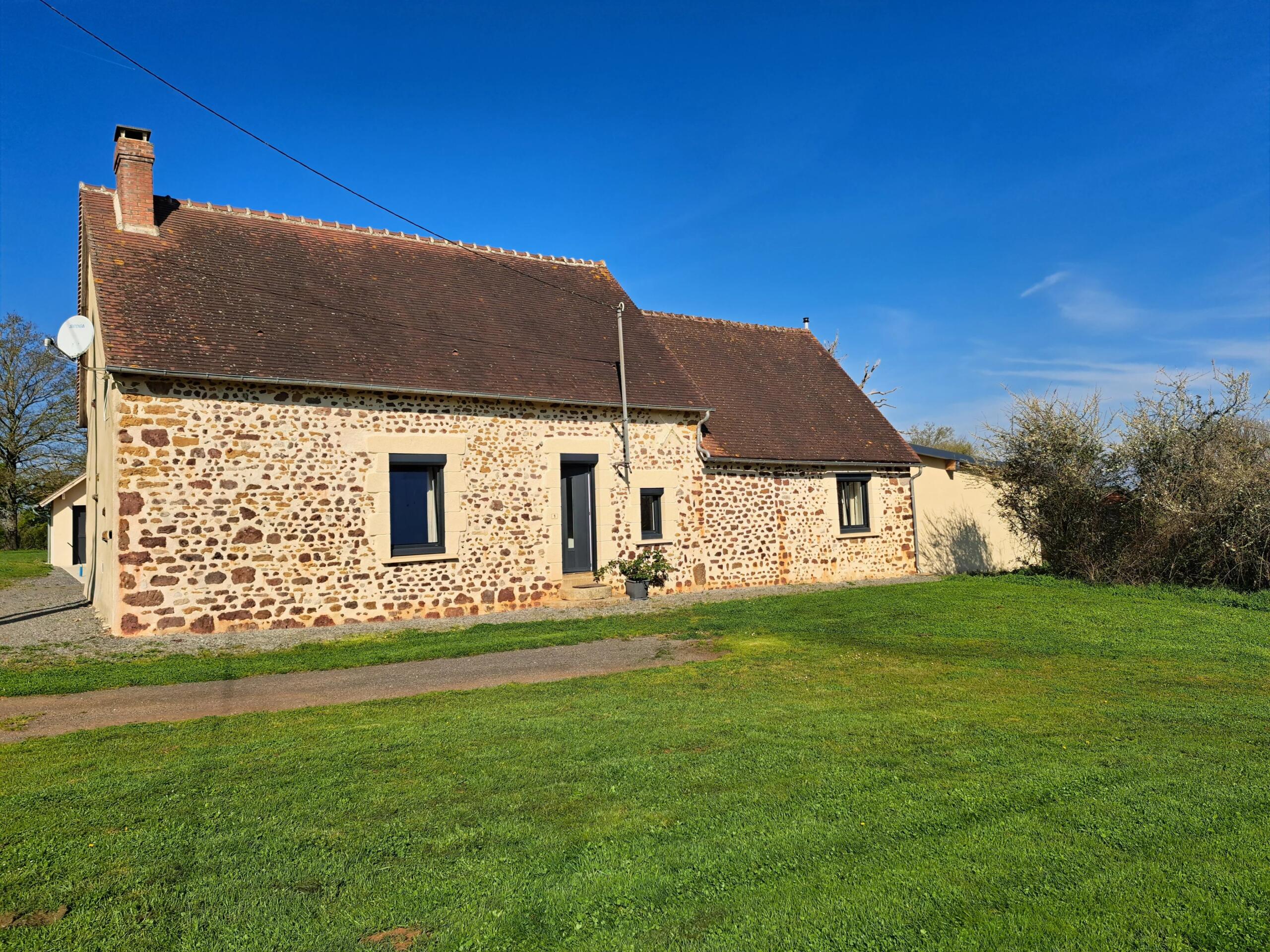 Flexible home in idyllic location, Centre-Val de Loire – France – BVI77926