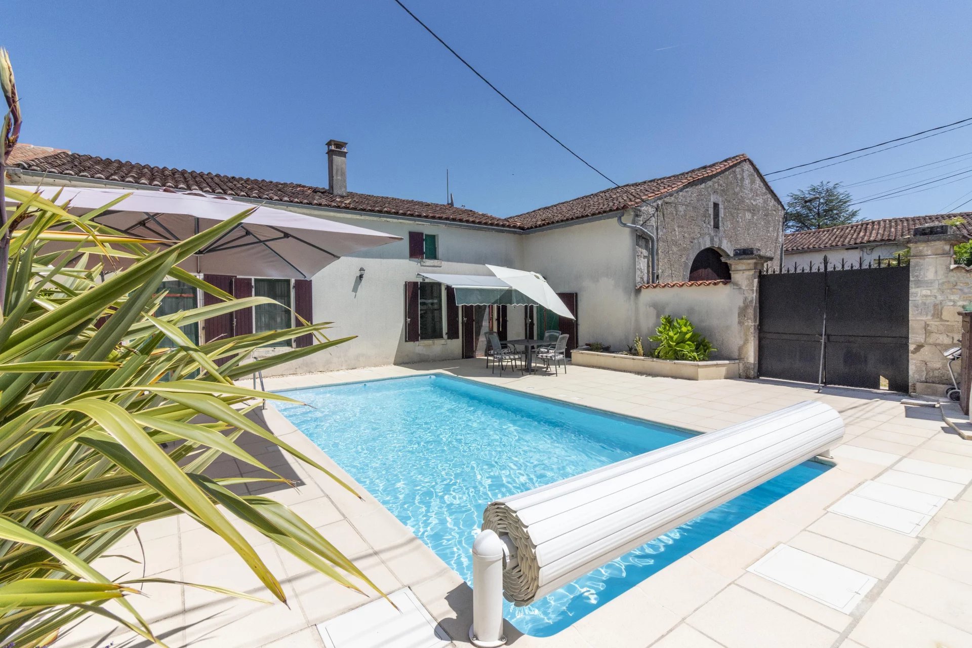 Charming 3-bedroom village house with pool near Jarnac, Nouvelle-Aquitaine – France – BVI81448