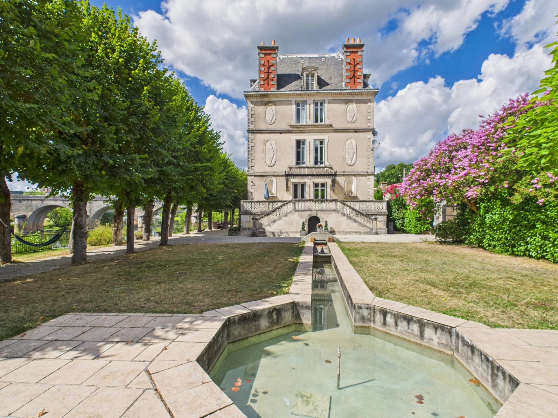 Belle Époque Riverside Residence – An Exceptional Home and Lifestyle, Nouvelle-Aquitaine – France – BVI82054