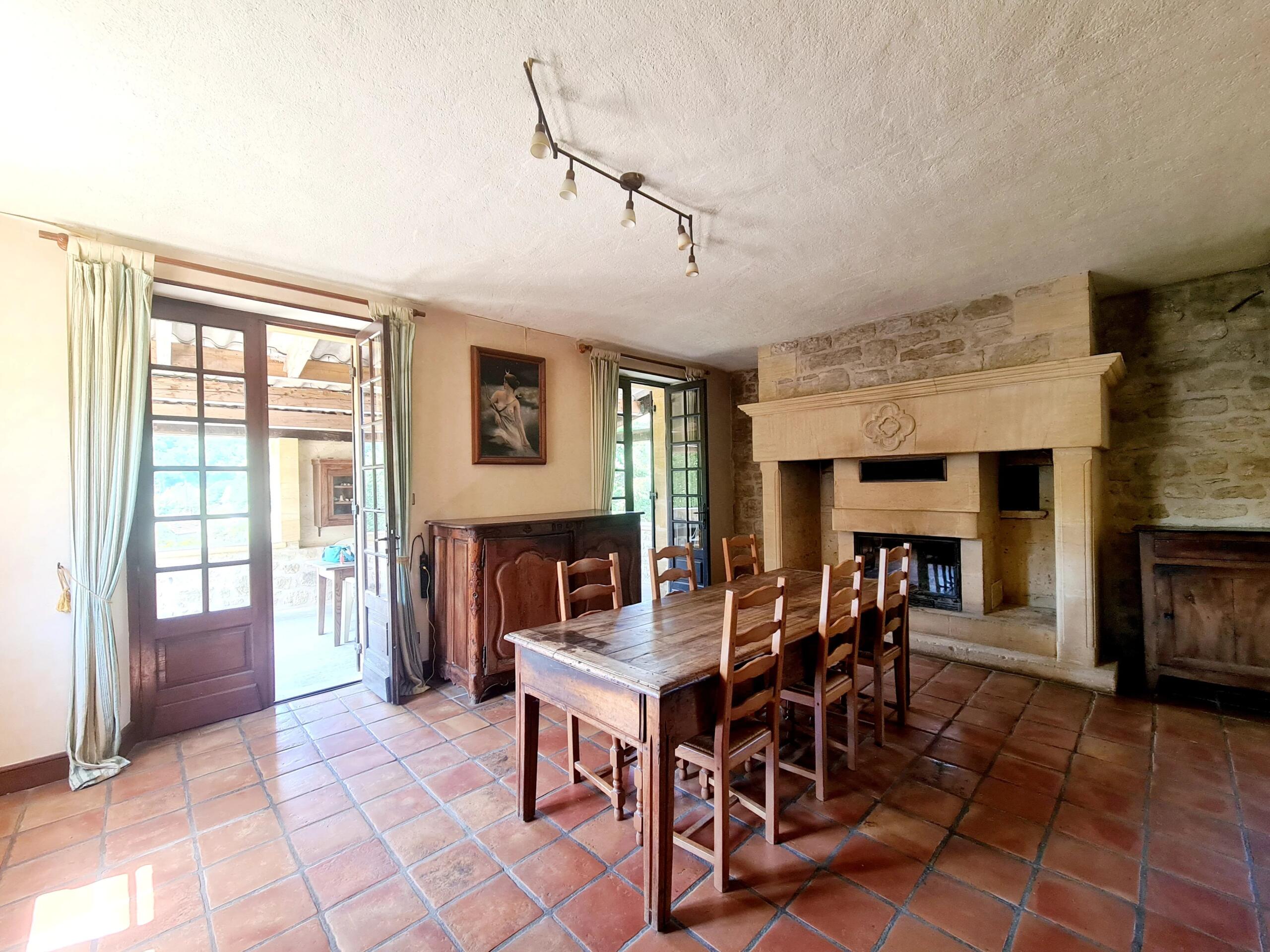 Dordogne Gem with Covered Terrace, Views and Renovation Potential – 20 Minutes from Sarlat, Nouvelle-Aquitaine – France – BVI82213