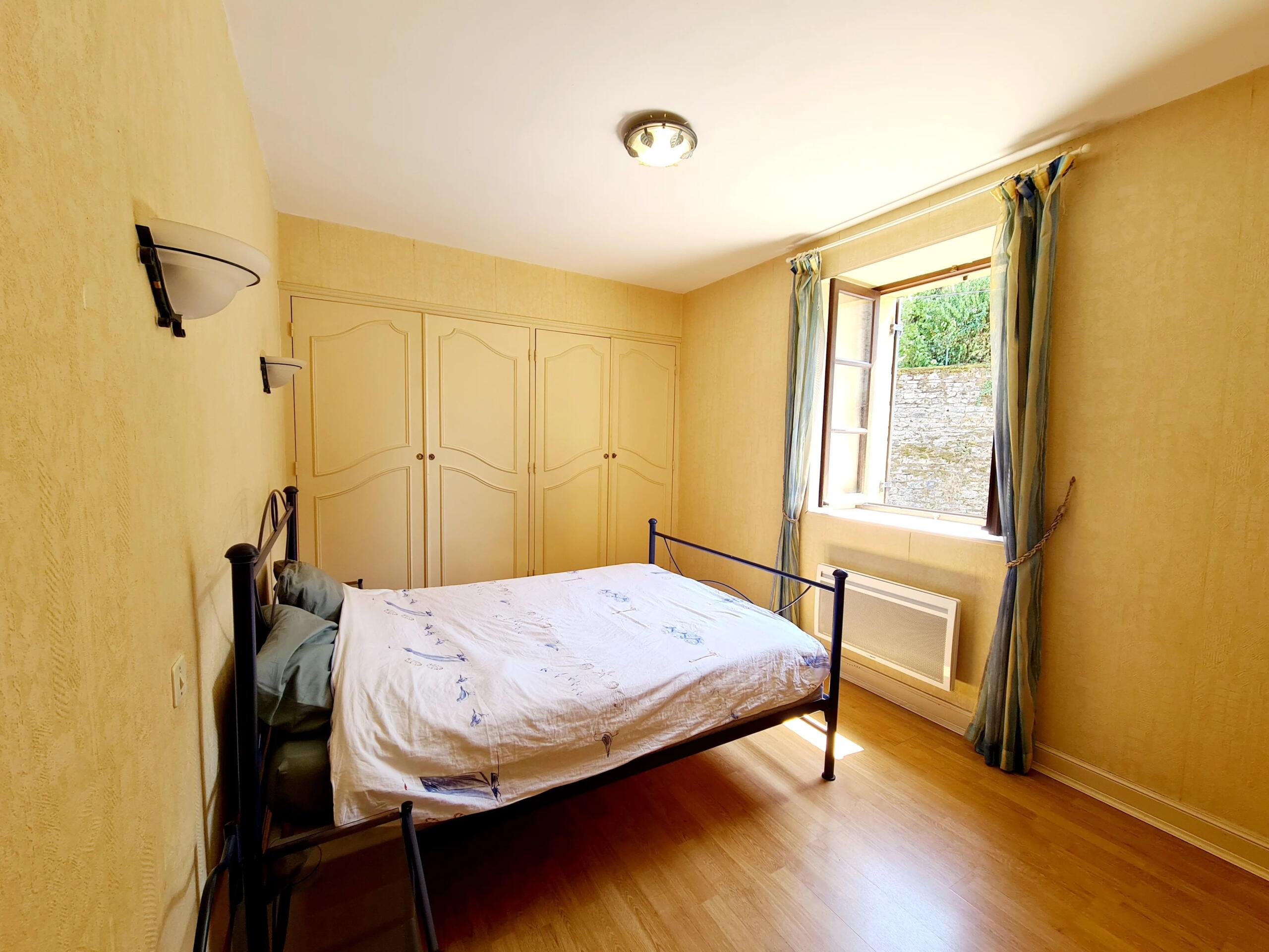 Dordogne Gem with Covered Terrace, Views and Renovation Potential – 20 Minutes from Sarlat, Nouvelle-Aquitaine – France – BVI82213