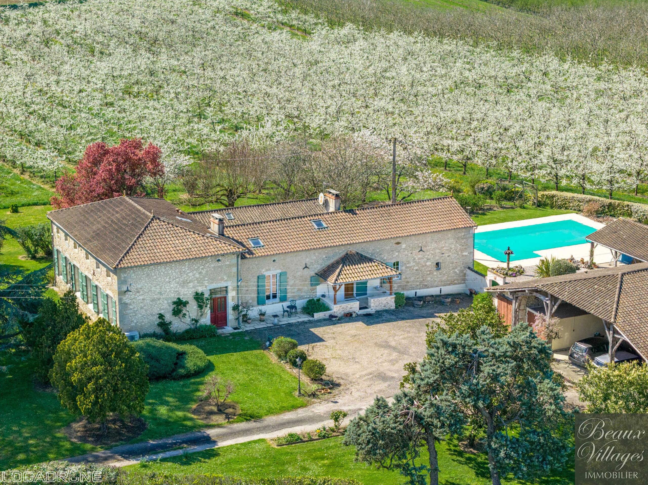 Fabulous Farmhouse with Pool and Outbuildings Offering Potential, Nouvelle-Aquitaine – France – BVI82592