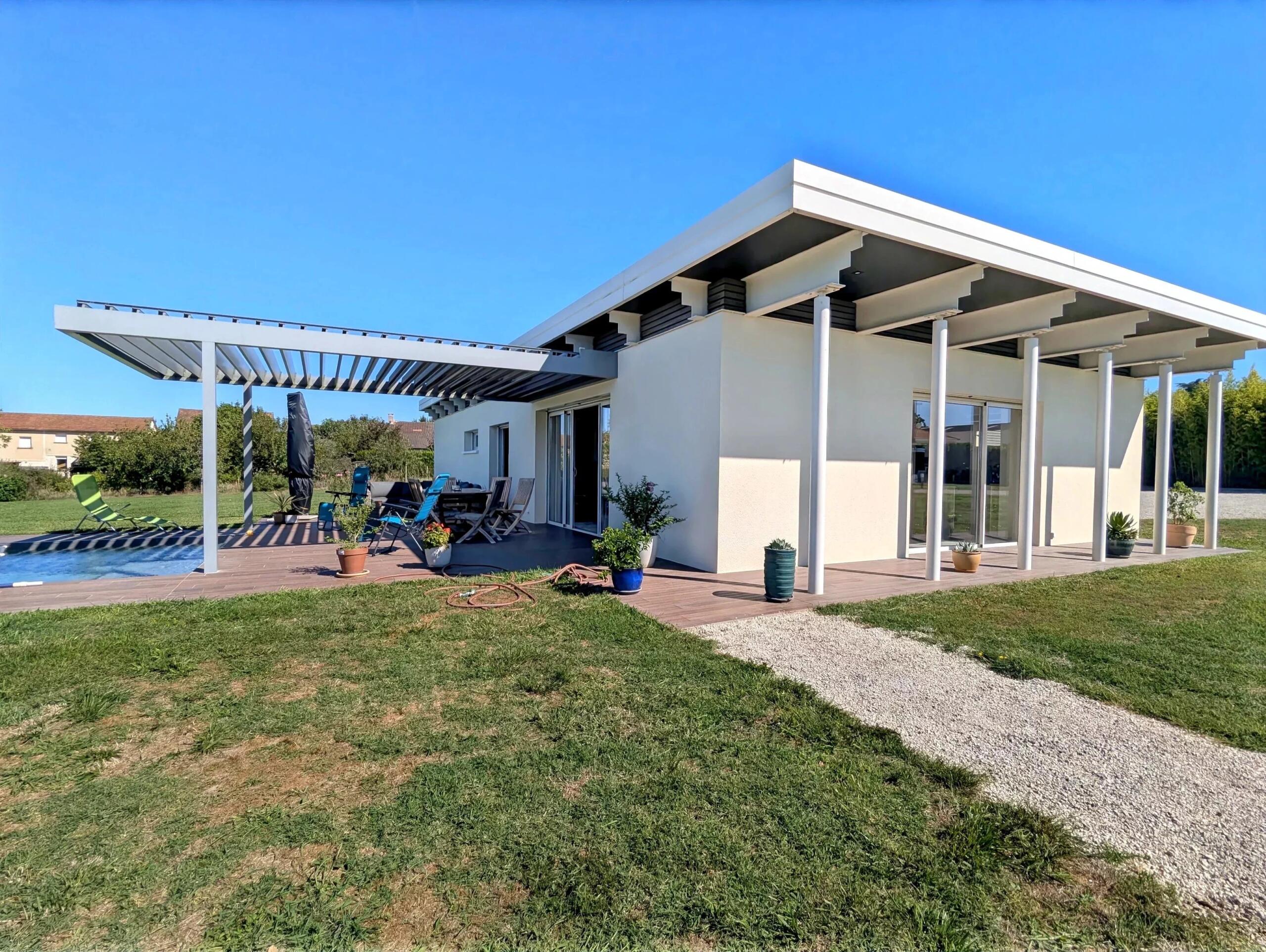Contemporary 4-Bedroom Home with Heated Saltwater Pool and Exceptional A+ Energy Efficiency, Walking Distance to shops, Nouvelle-Aquitaine – France – BVI85397