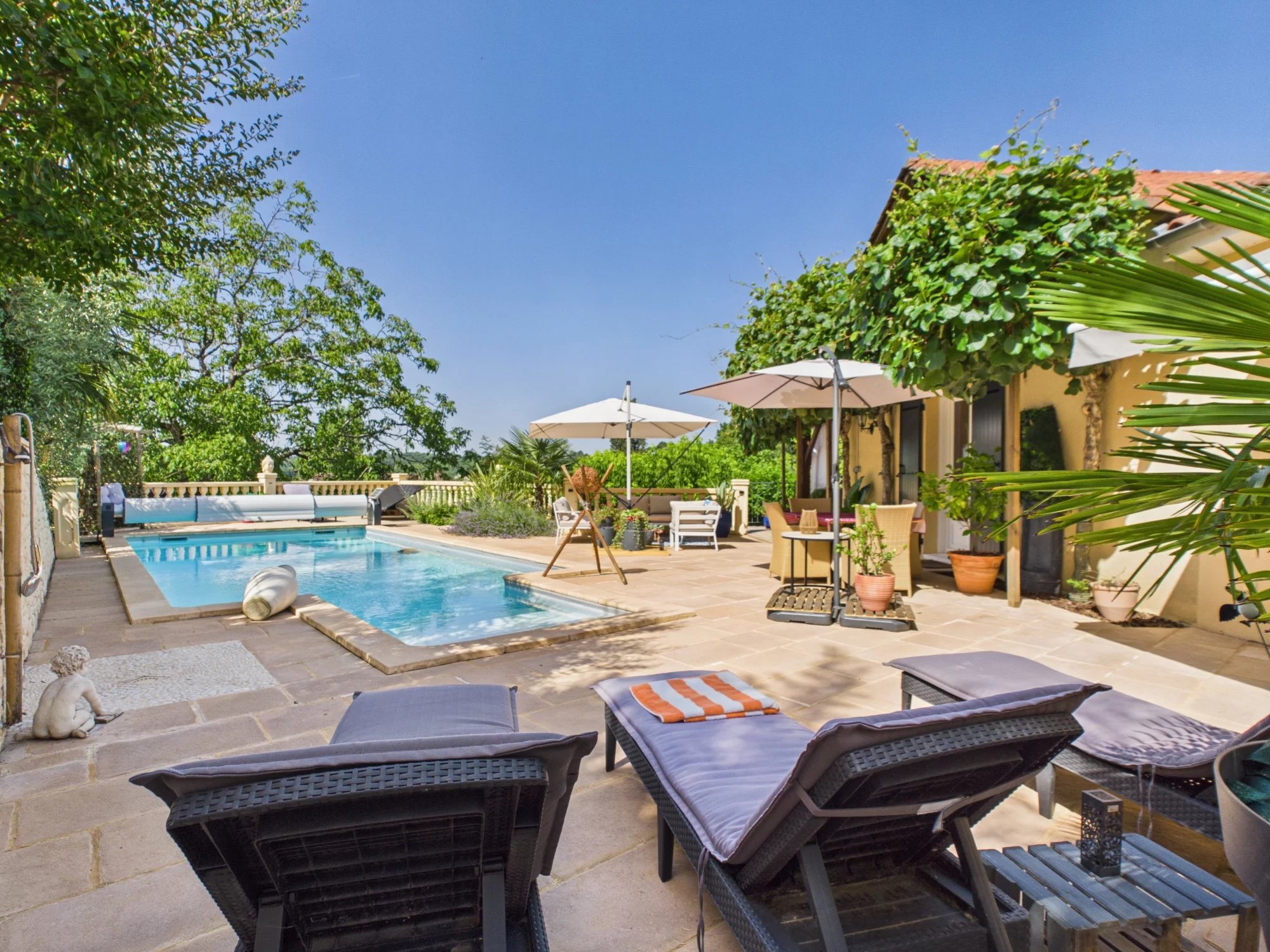 Beautifully presented 5 bed house with pool, guest apartment and garage near Sarlat, Nouvelle-Aquitaine – France – BVI86022