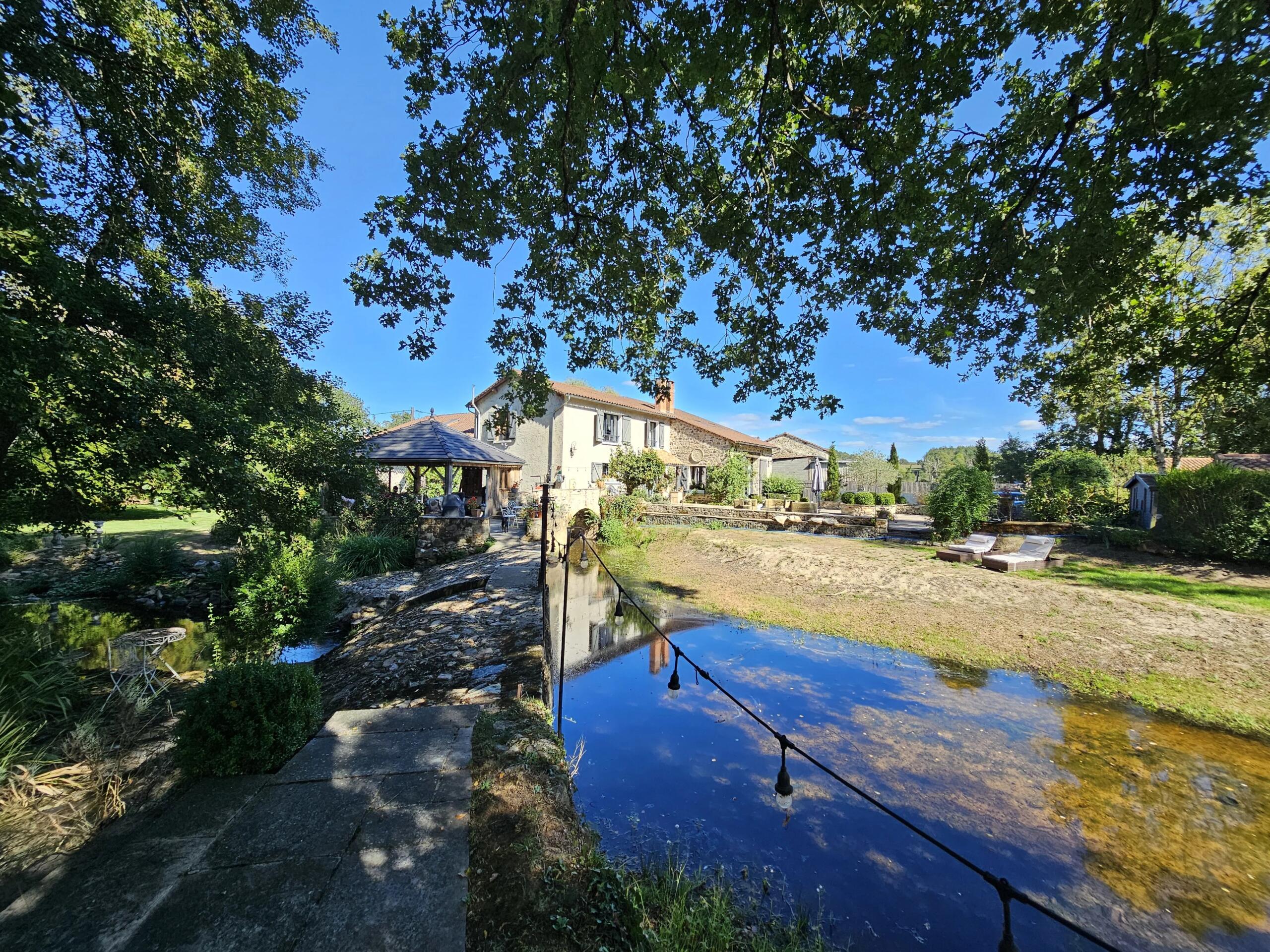 Luxury Riverside Retreat, Nouvelle-Aquitaine – France – BVI86737
