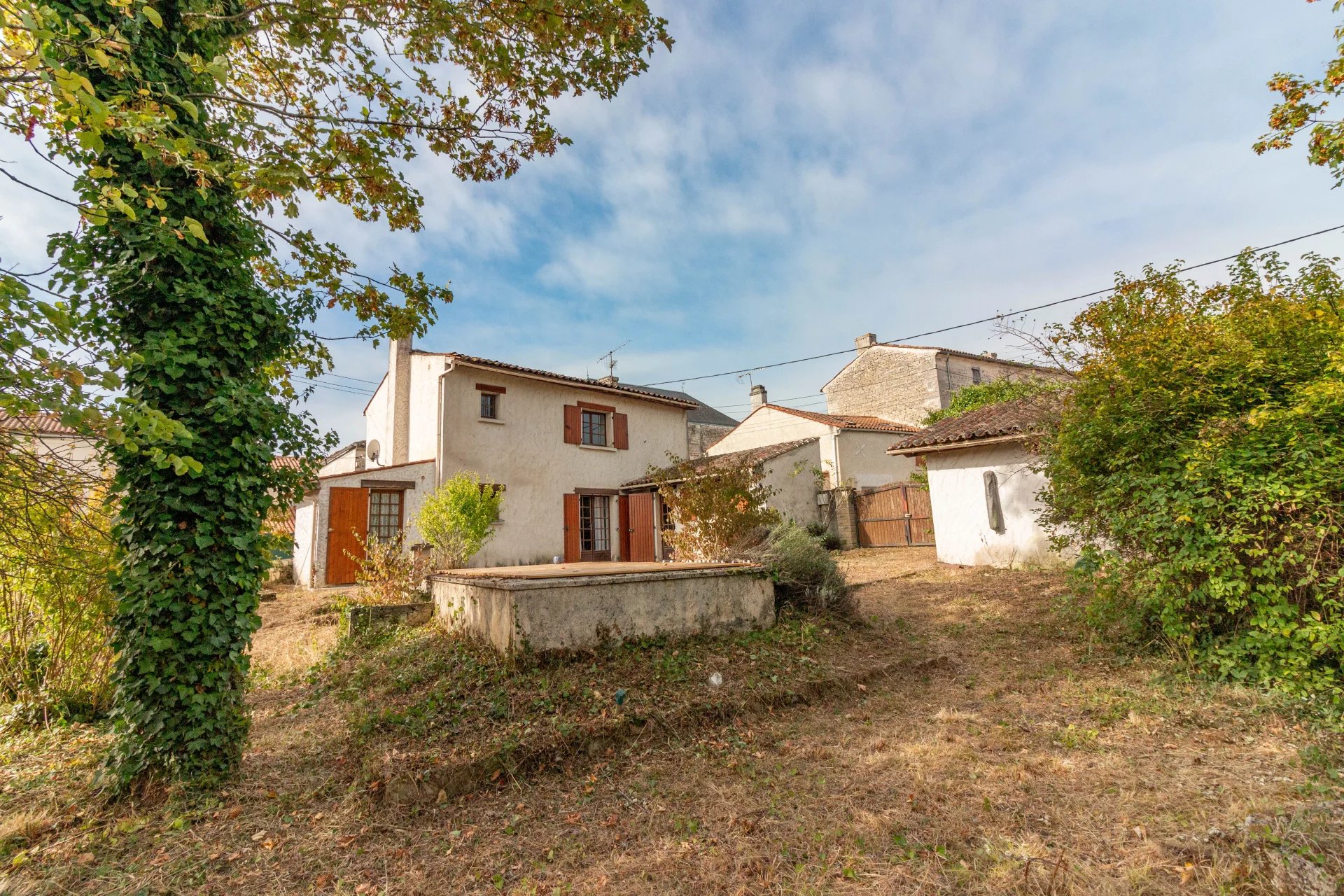 Charming Village House with Garden, Garage and Excellent Potential, Nouvelle-Aquitaine – France – BVI87373