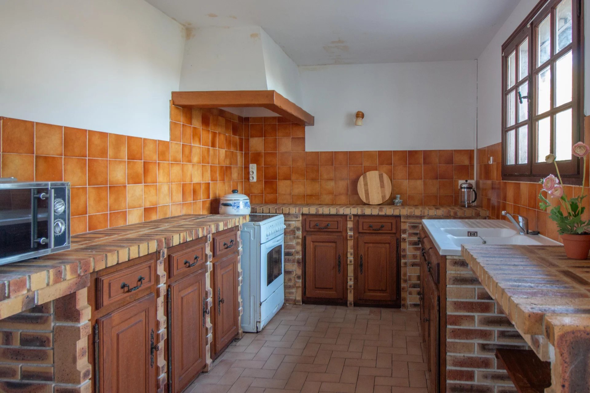 Charming Village House with Garden, Garage and Excellent Potential, Nouvelle-Aquitaine – France – BVI87373