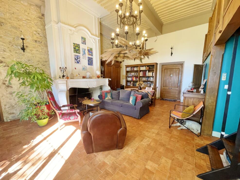 Fabrezan – Characterful village home with stunning terrace giving panoramic and vineyard views.