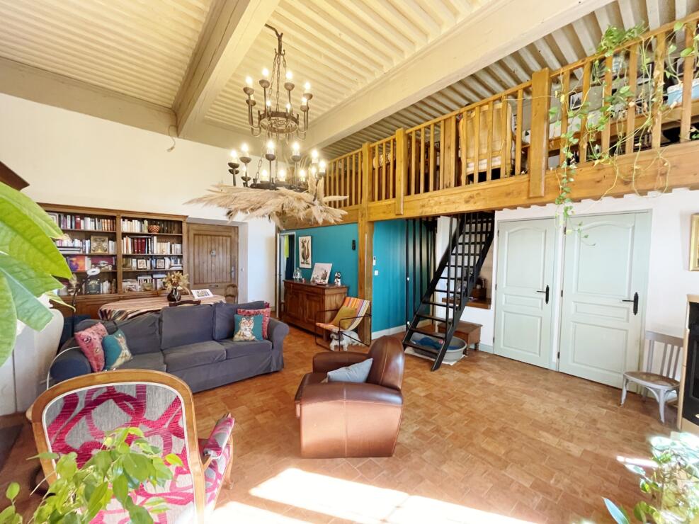 Fabrezan – Characterful village home with stunning terrace giving panoramic and vineyard views.