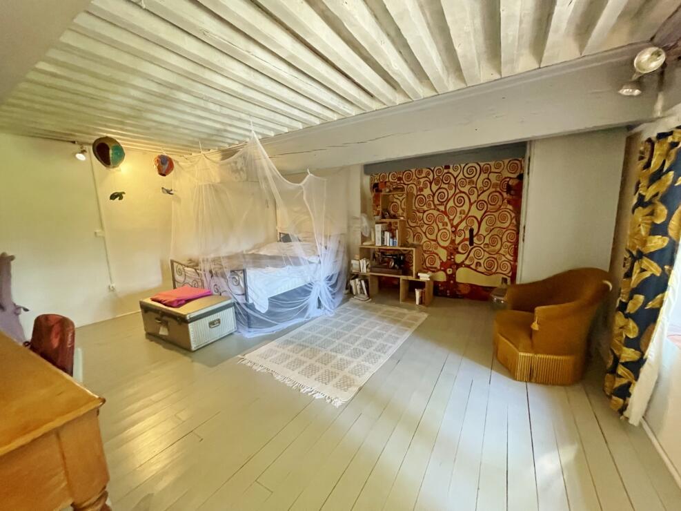 Fabrezan – Characterful village home with stunning terrace giving panoramic and vineyard views.