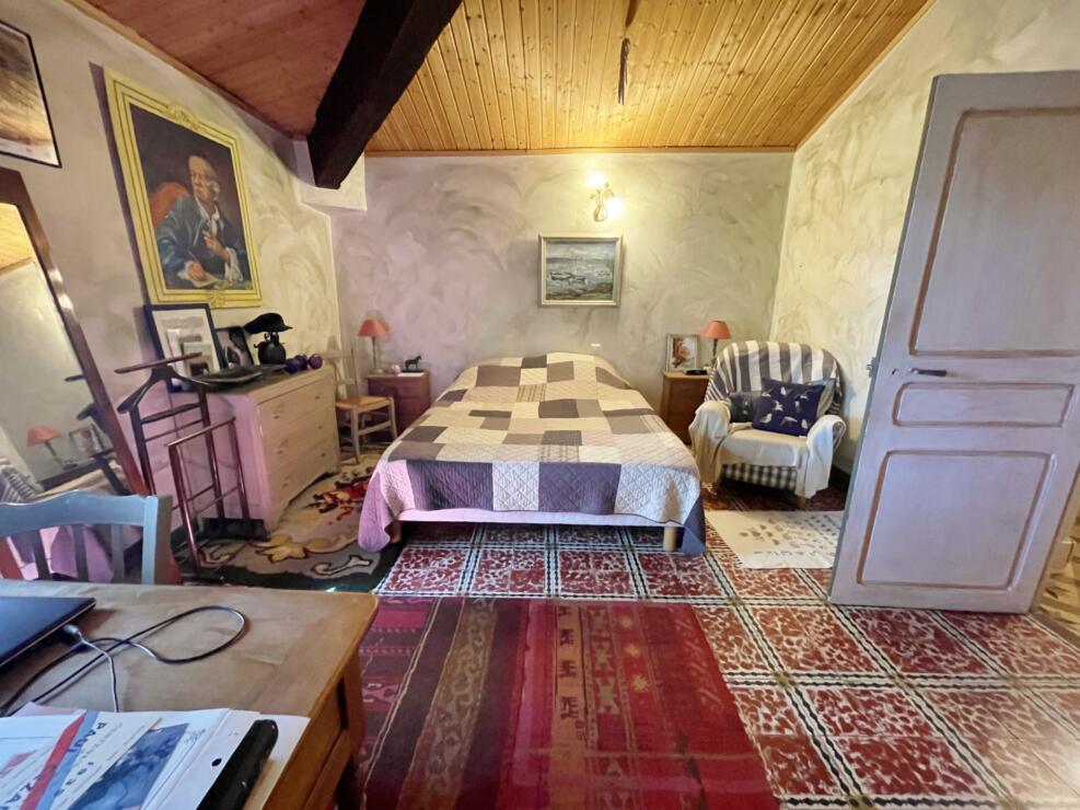 Fabrezan – Characterful village home with stunning terrace giving panoramic and vineyard views.