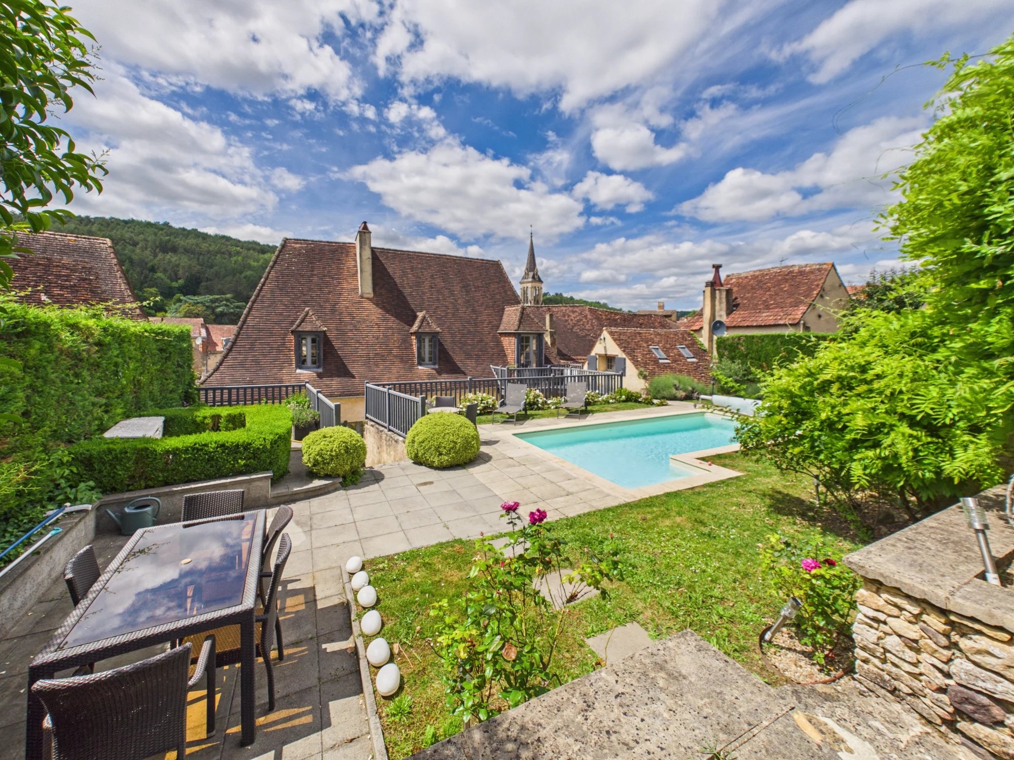 Charming Renovated House with Pool in Le Bugue, Nouvelle-Aquitaine – France – BVI85801