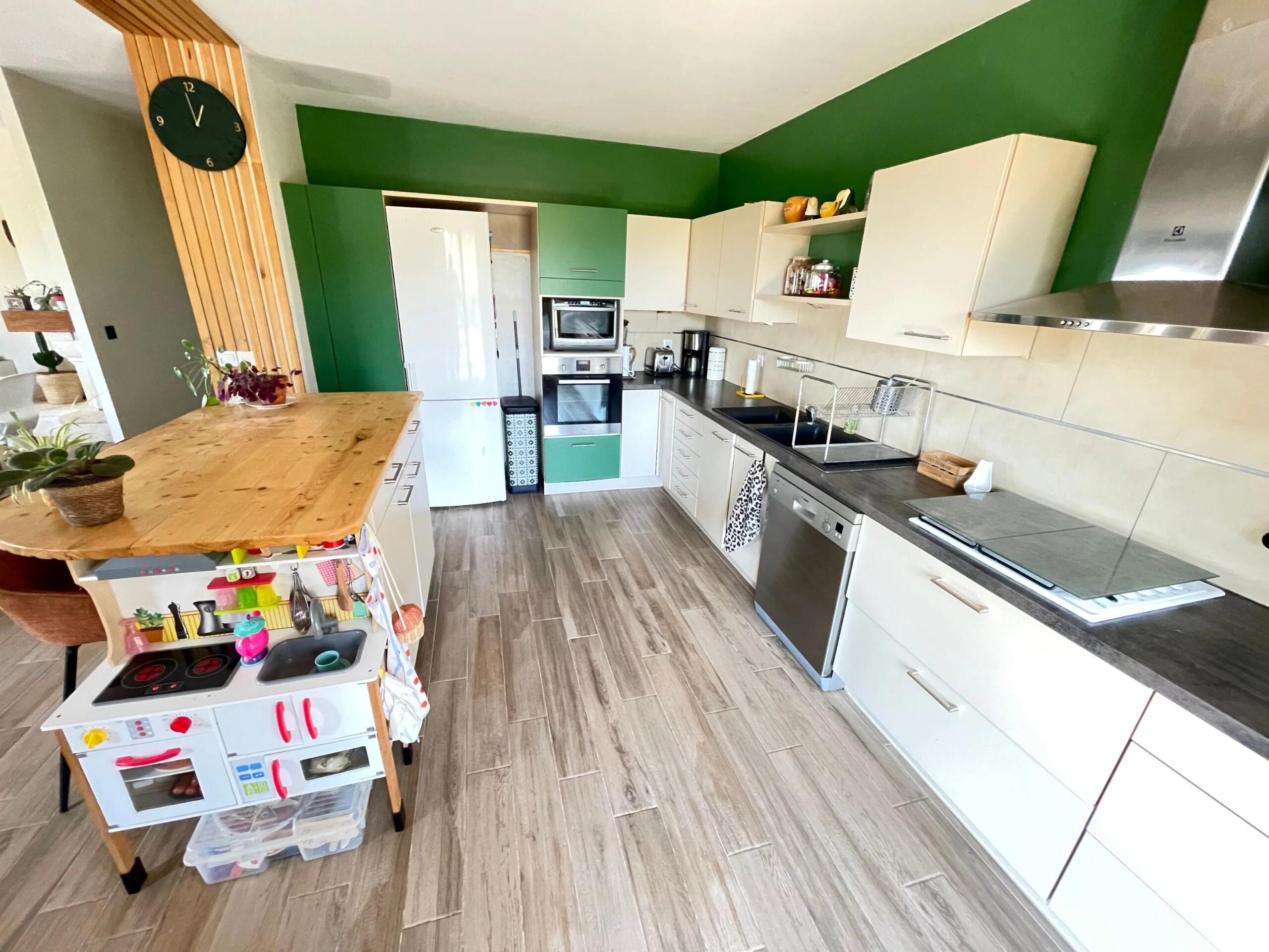 Charming 6-bedroom house with pool, landscaped grounds and open views near Monségur, Nouvelle-Aquitaine – France – BVI86548