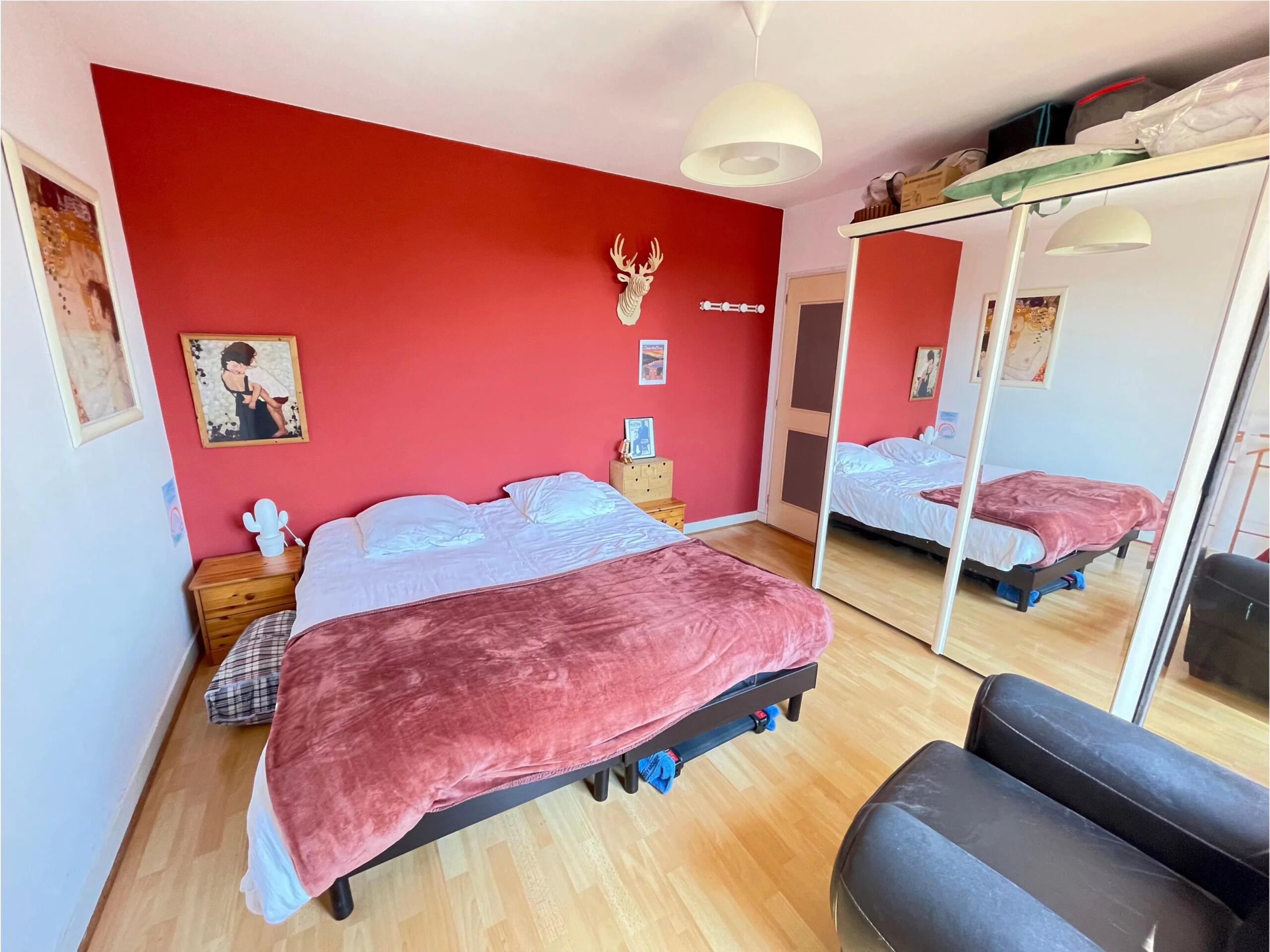 Charming 6-bedroom house with pool, landscaped grounds and open views near Monségur, Nouvelle-Aquitaine – France – BVI86548