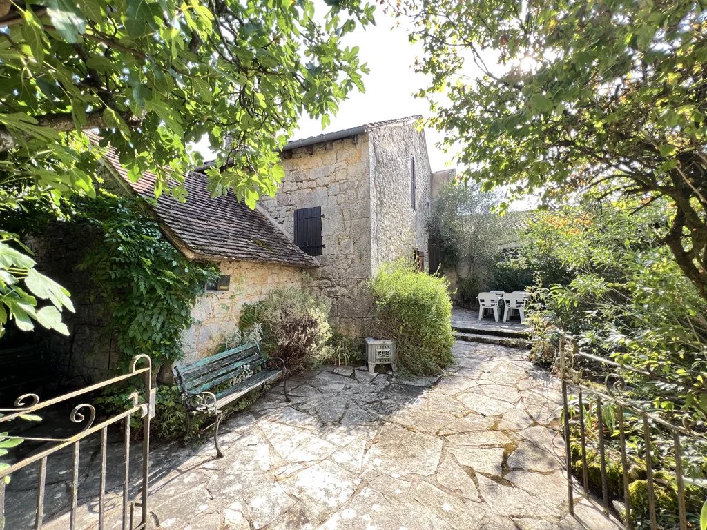 Sector Causses du Quercy: Charming, stone village house with 3 bedrooms and garden, Occitanie – France – BVI86550
