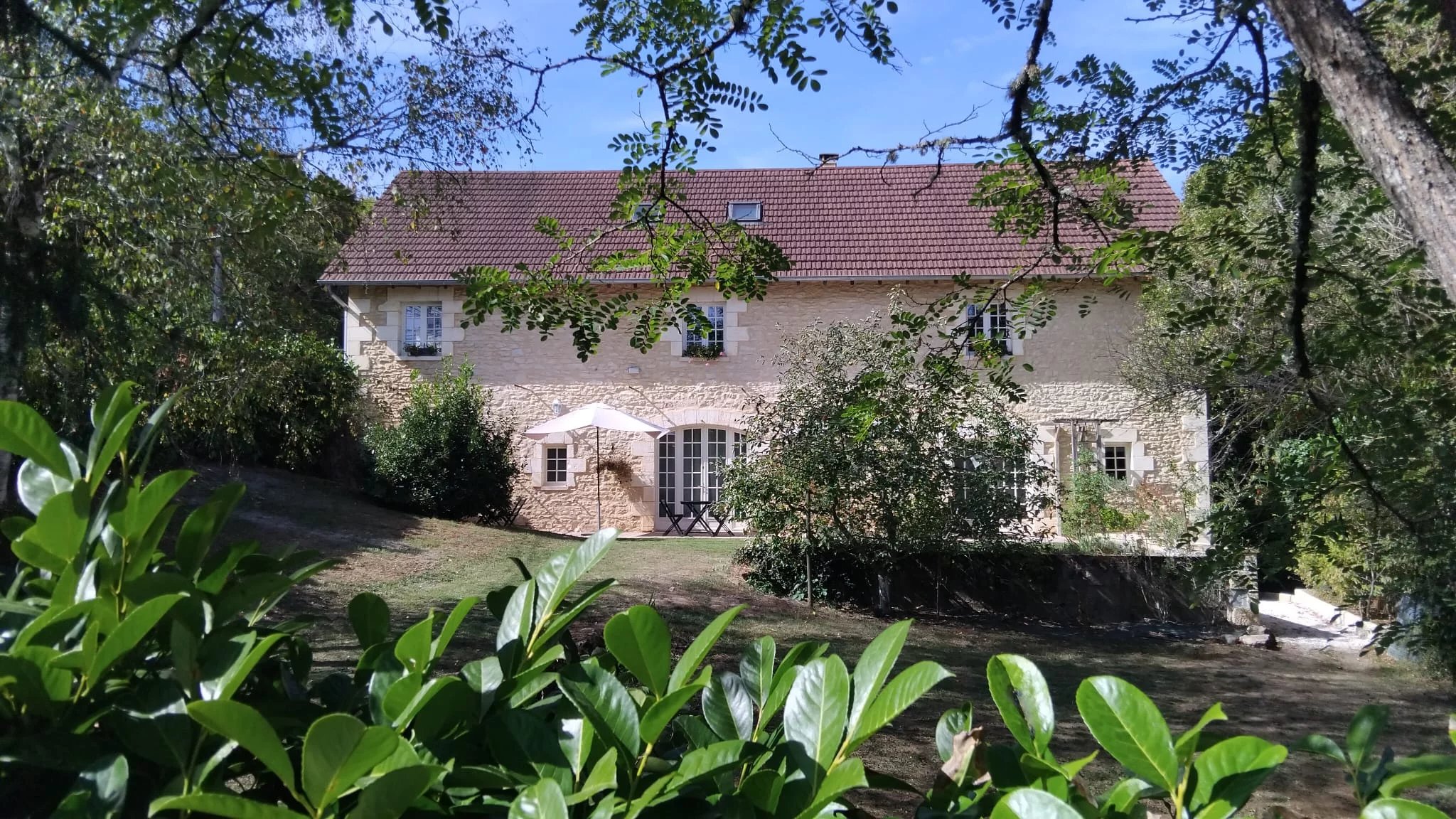 Beautifully restored country home with panoramic views and 2.4 hectares, Nouvelle-Aquitaine – France – BVI87130