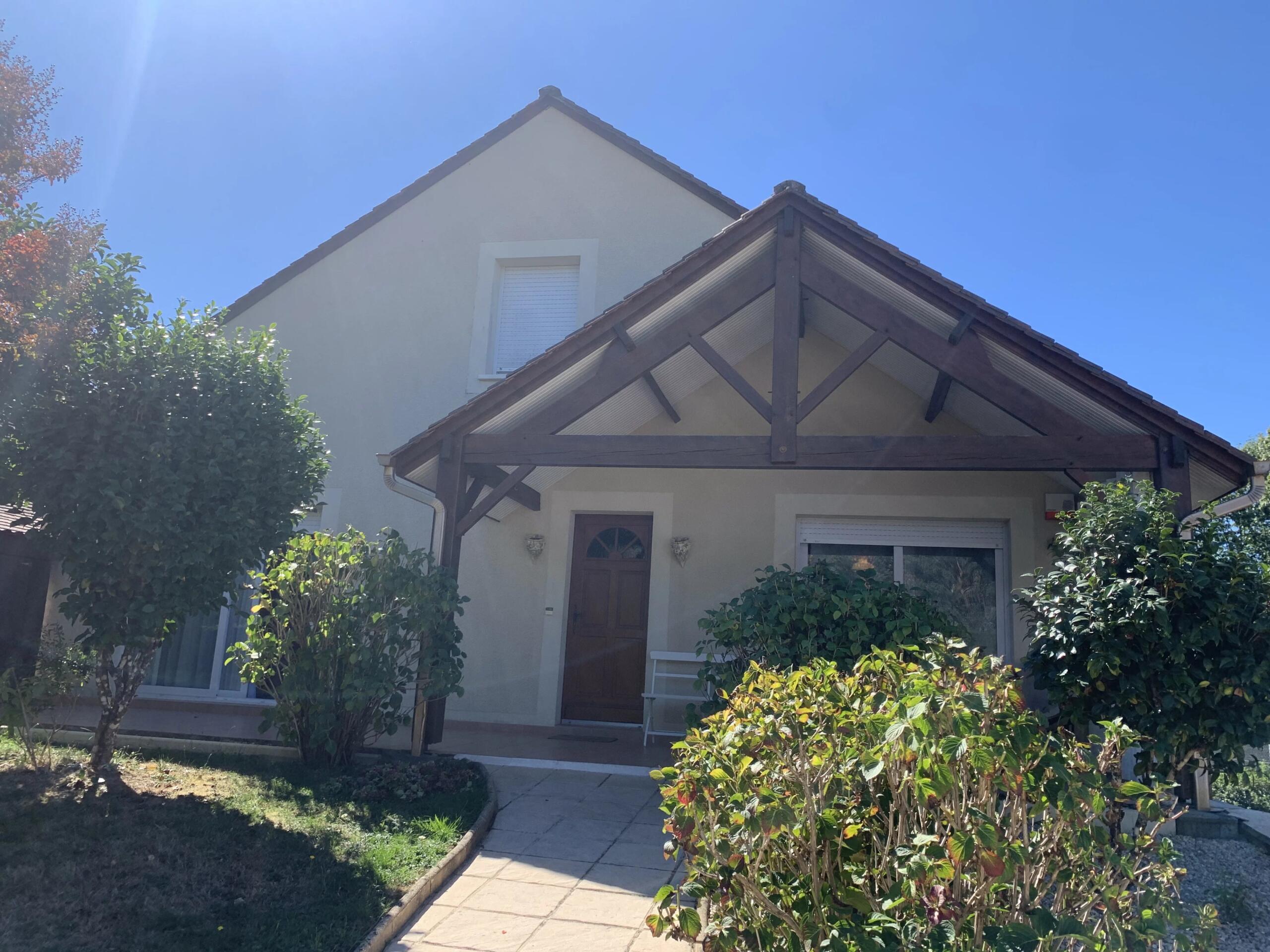 Spacious 5-Bedroom Village Home with Separate Accommodation, Nouvelle-Aquitaine – France – BVI87327