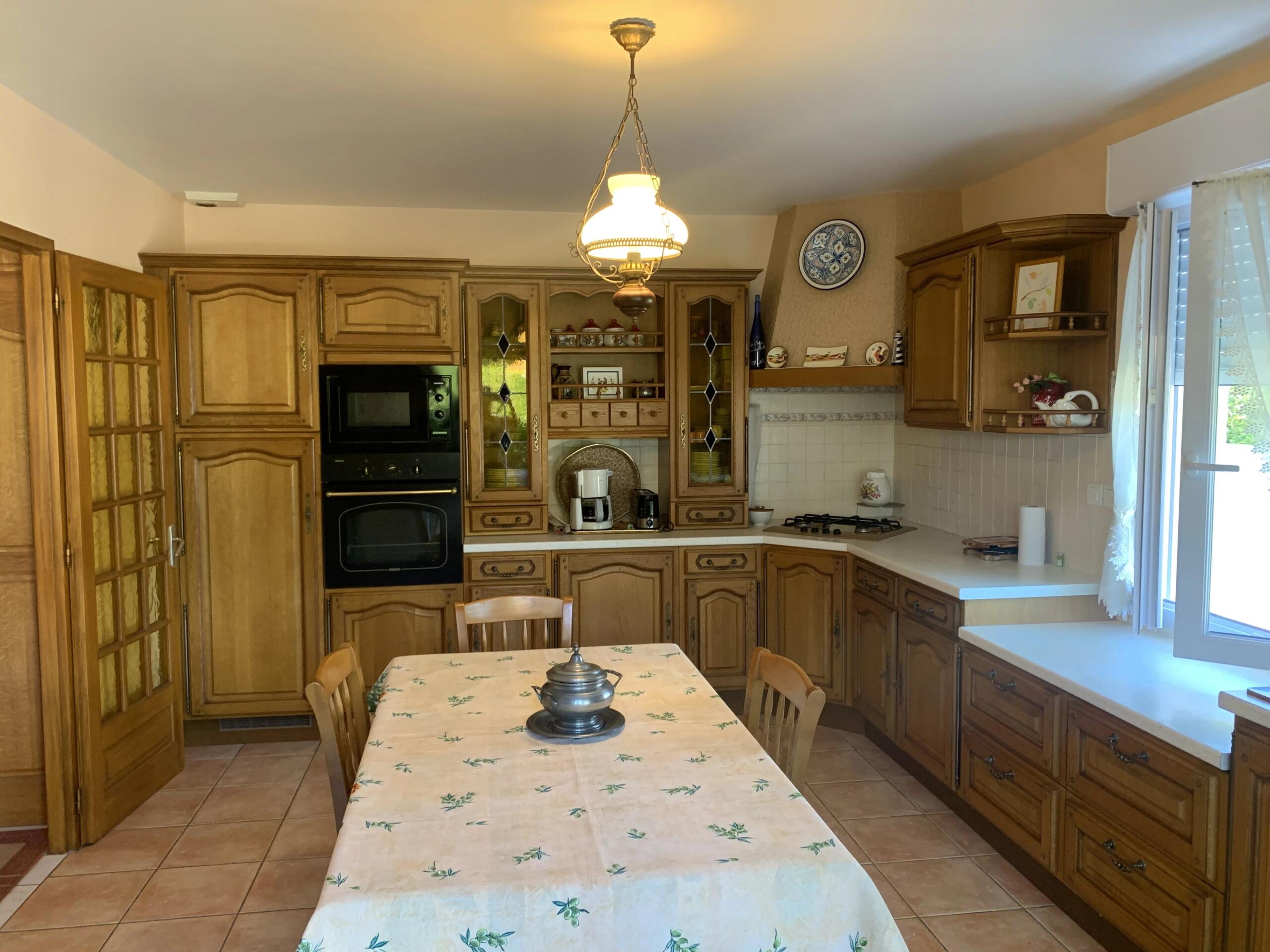 Spacious 5-Bedroom Village Home with Separate Accommodation, Nouvelle-Aquitaine – France – BVI87327