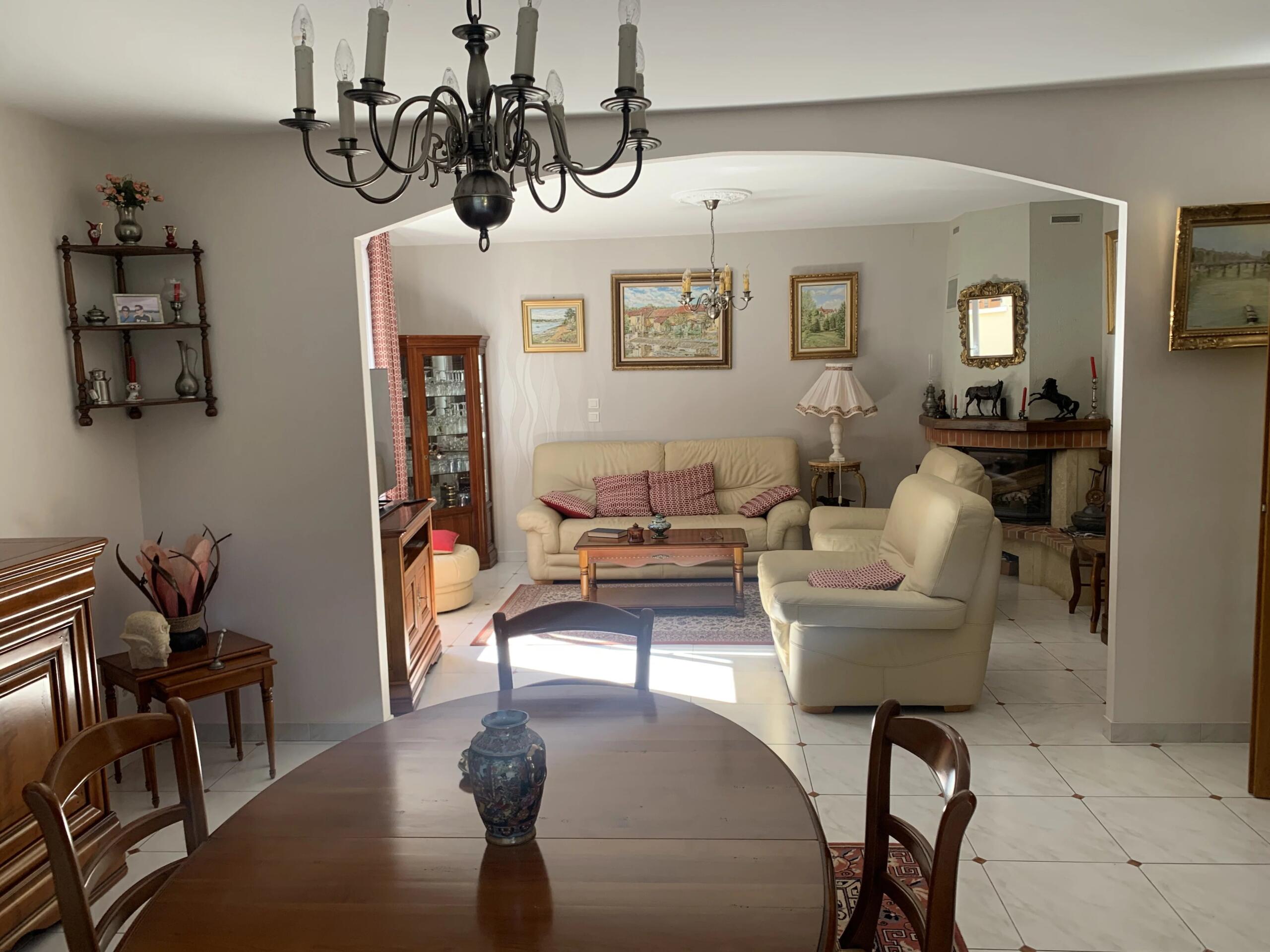 Spacious 5-Bedroom Village Home with Separate Accommodation, Nouvelle-Aquitaine – France – BVI87327
