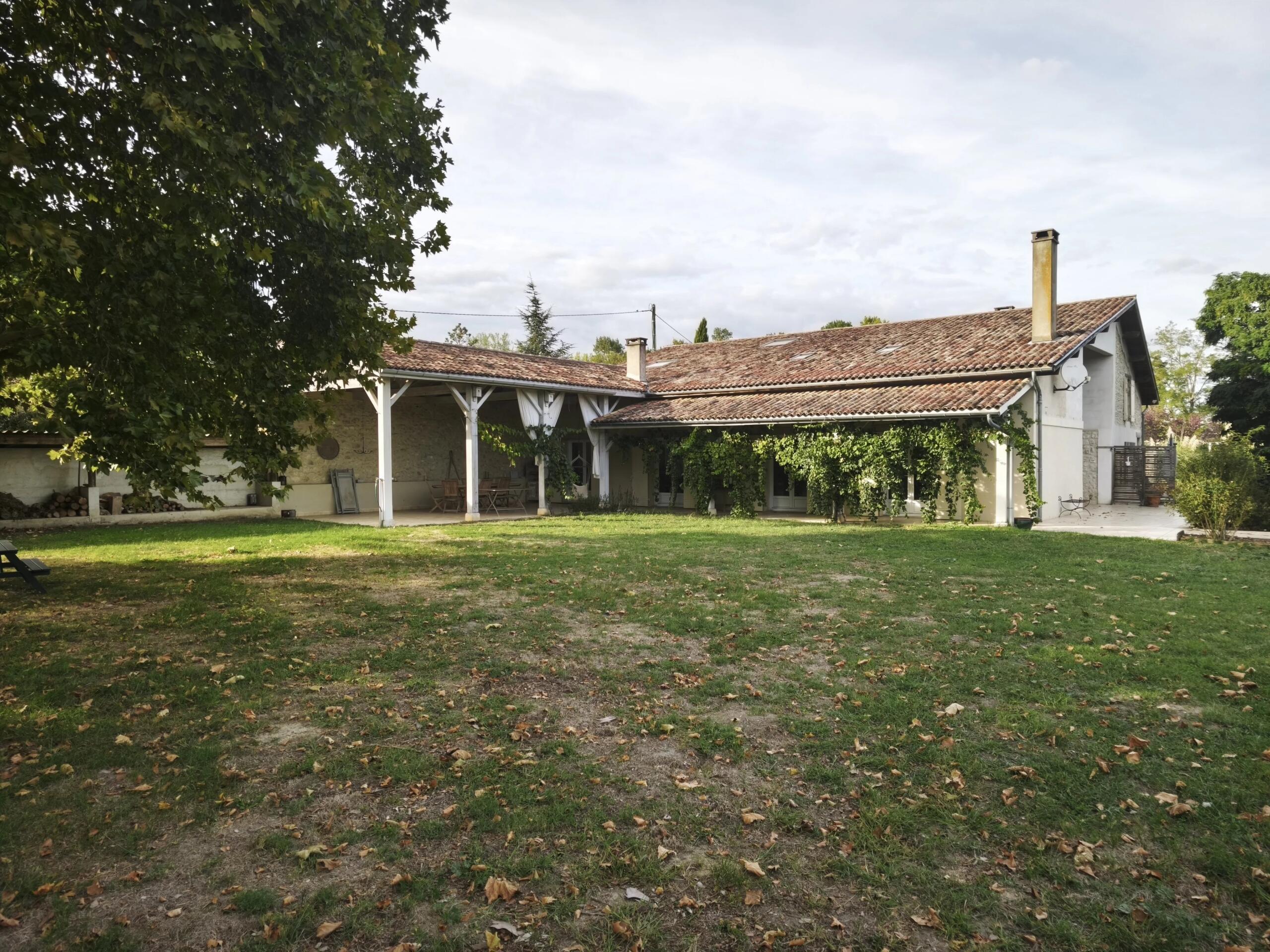 A characterful property with great potential, near Casteljaloux, Nouvelle-Aquitaine – France – BVI87448