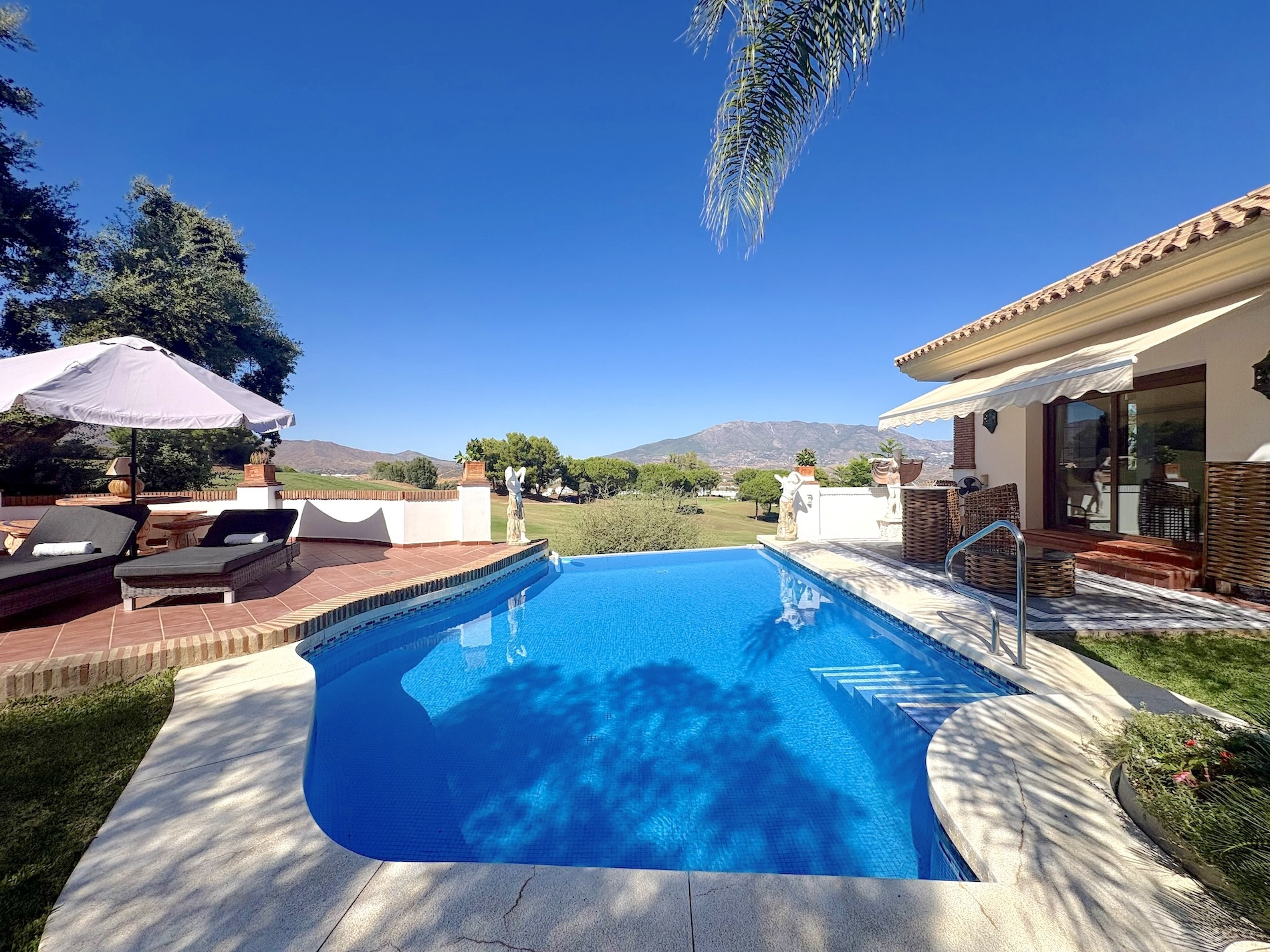 4 bedroom Villa in Mijas Costa, Malaga, Spain – 428-05542P