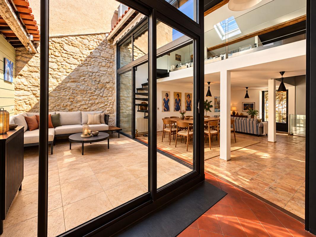 2 bedroom duplex/triplex in Beziers, Hérault, France