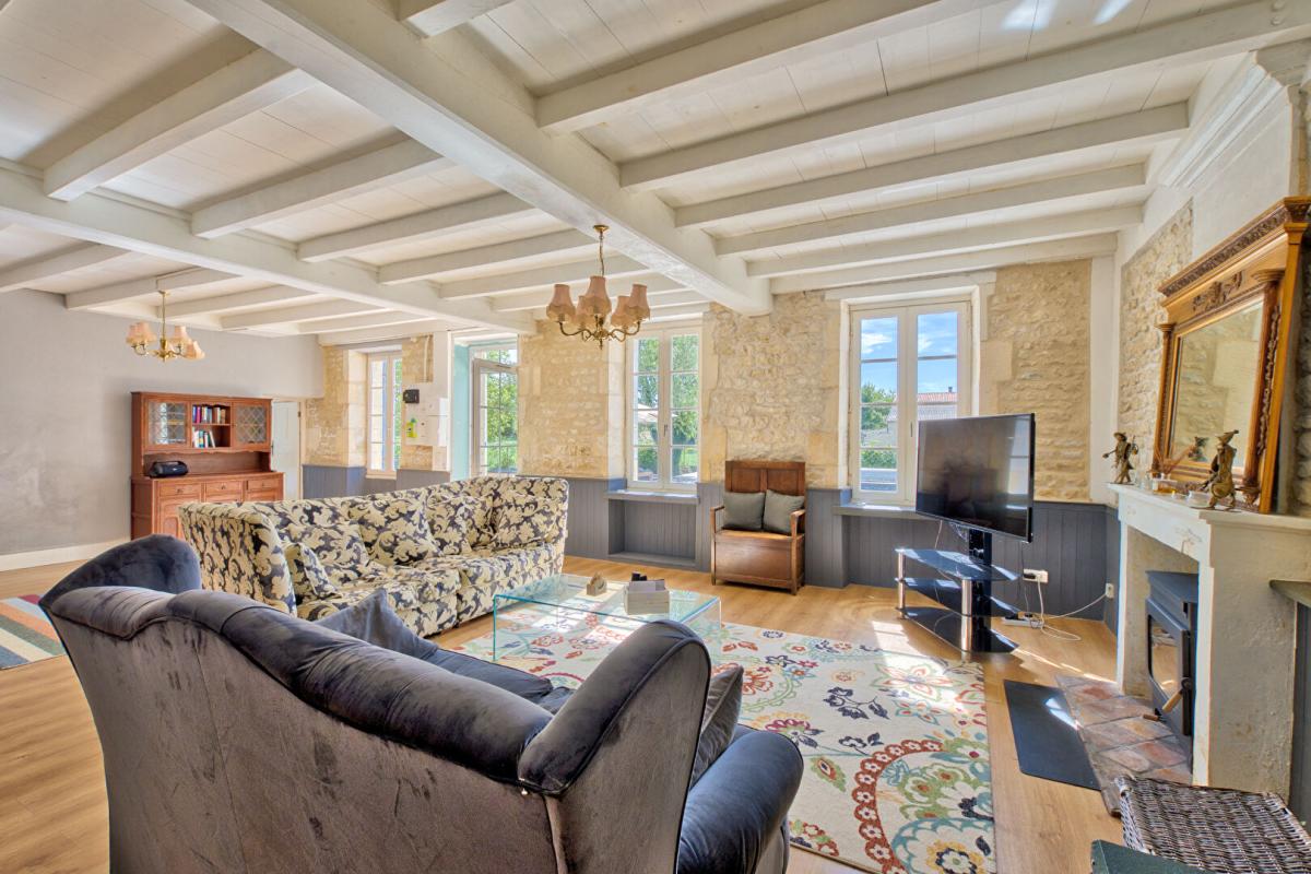 4 bedroom maison de maitre in Essouvert, Charente-Maritime, France