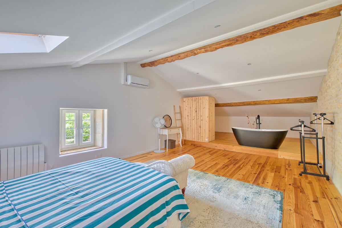 4 bedroom maison de maitre in Essouvert, Charente-Maritime, France
