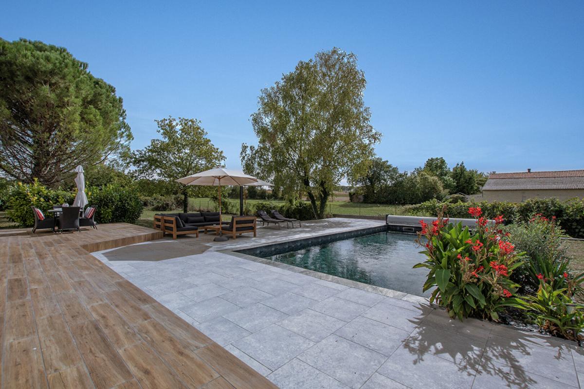 4 bedroom maison de maitre in Essouvert, Charente-Maritime, France