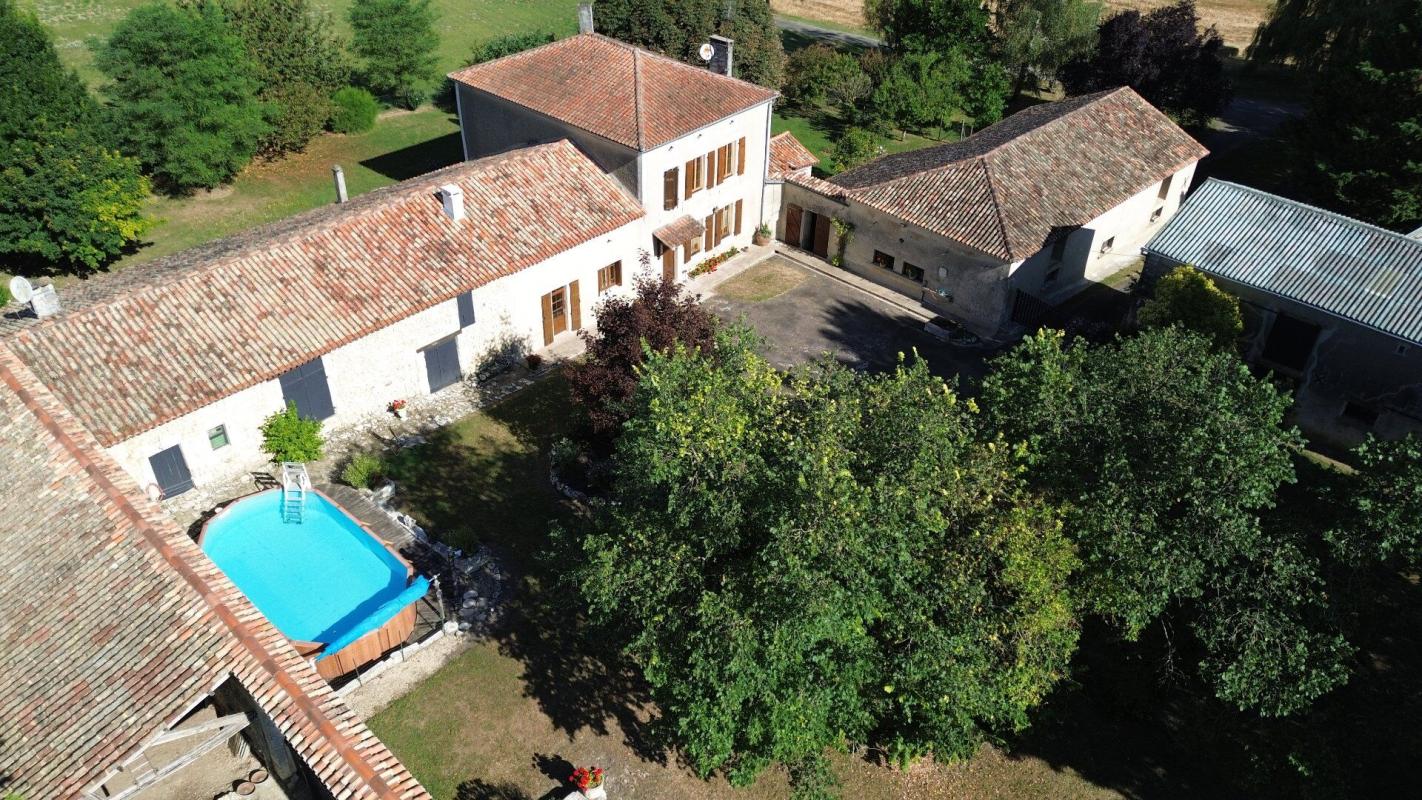 3 bedroom corps de ferme in Villebois Lavalette, Charente, France