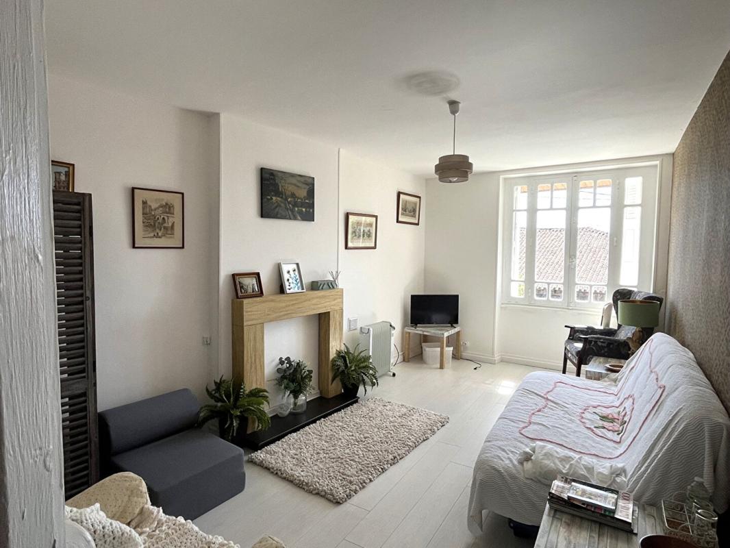 3 bedroom maison in Chabrac, Charente, France