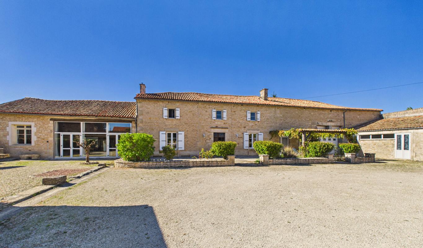 9 bedroom propriete in Melleran, Deux-Sèvres, France