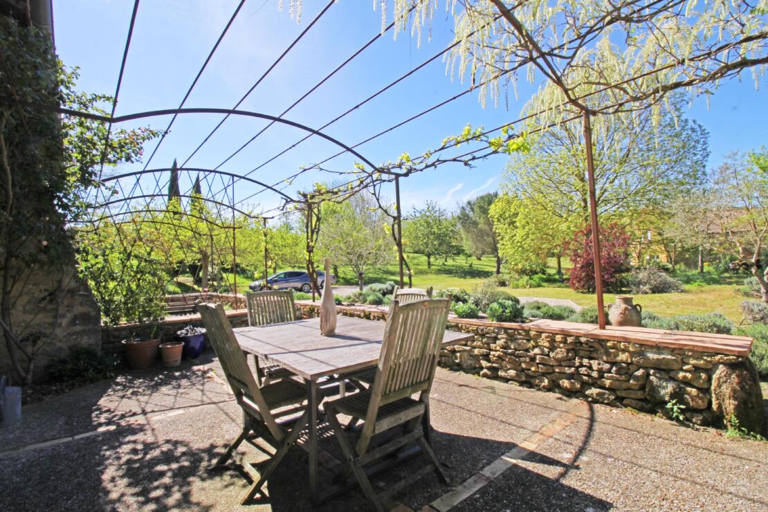 Stunning 4 bed property in the countryside with pool, large garden and renovated to a high standard
