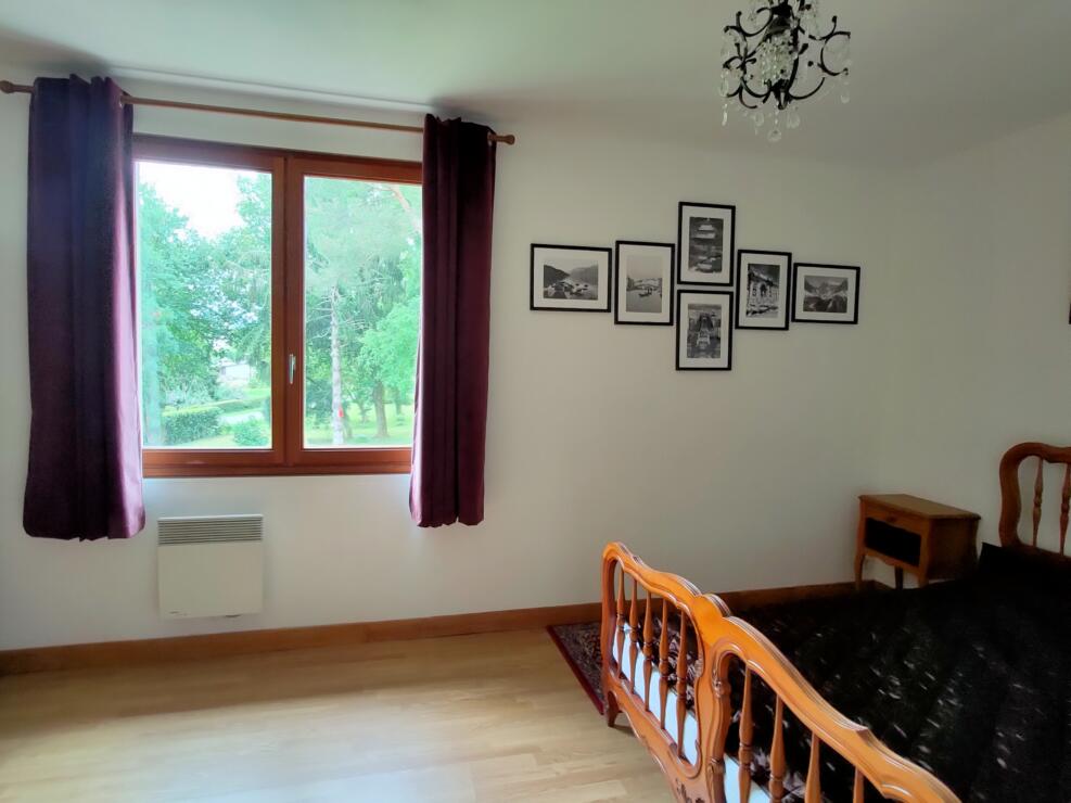 Beautiful spacious 5 bedroom house, with large garden and stunning views close to Tournay