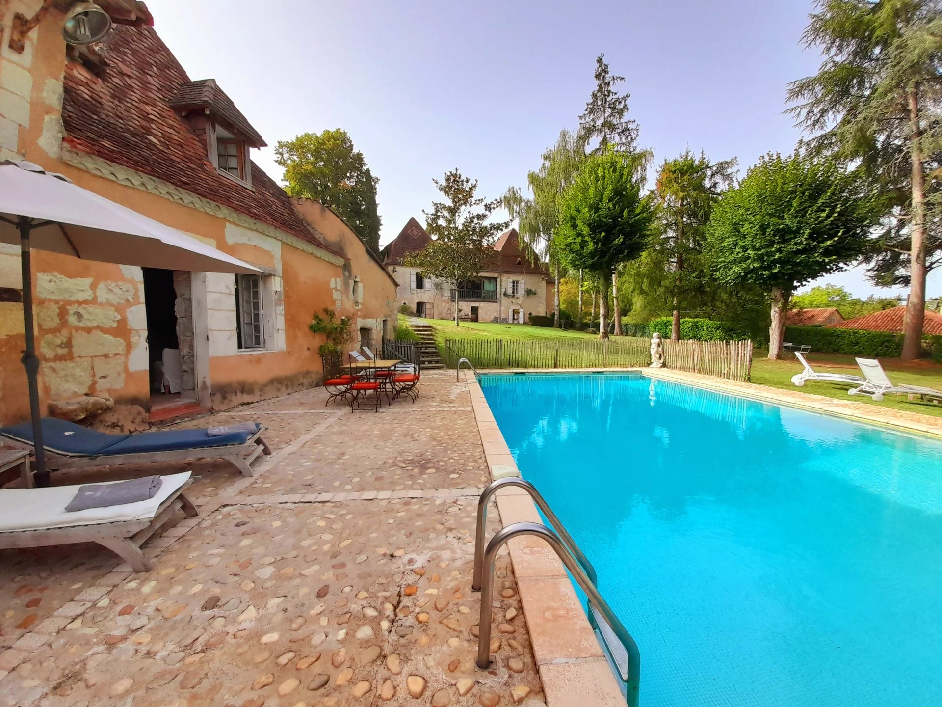 Unique maison de maître with guest house, pool and outbuildings, Nouvelle-Aquitaine – France – BVI61129