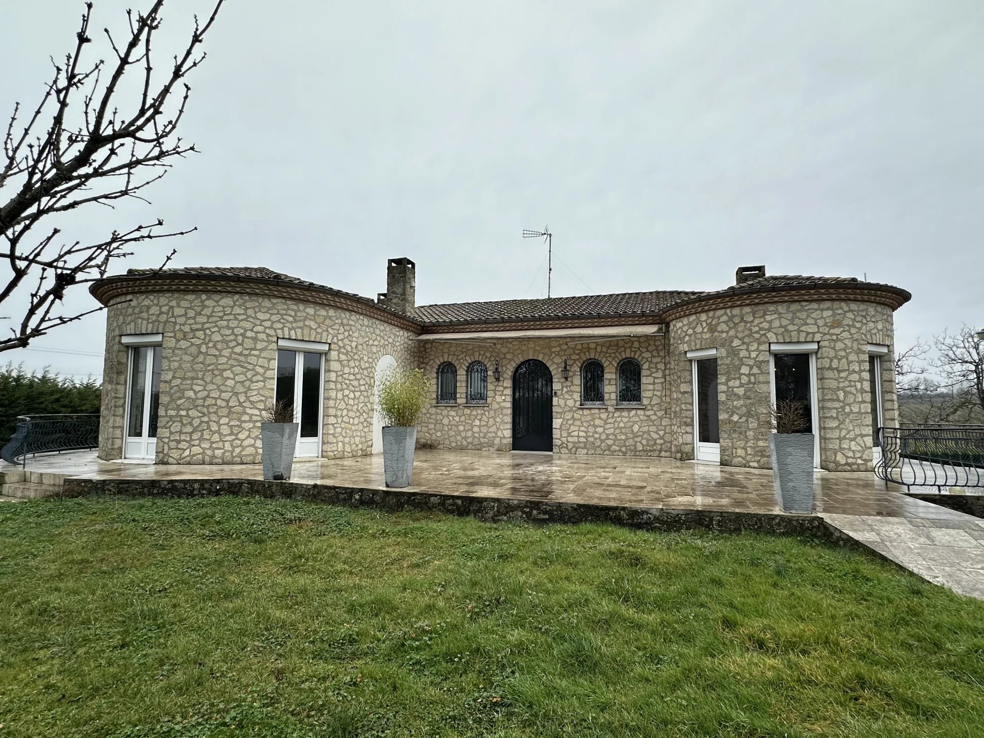 Stunning six-bedroom villa with a pool, ideally located near Sainte-Foy-la-Grande, possibility of two separate living spaces, Nouvelle-Aquitaine – France – BVI78515