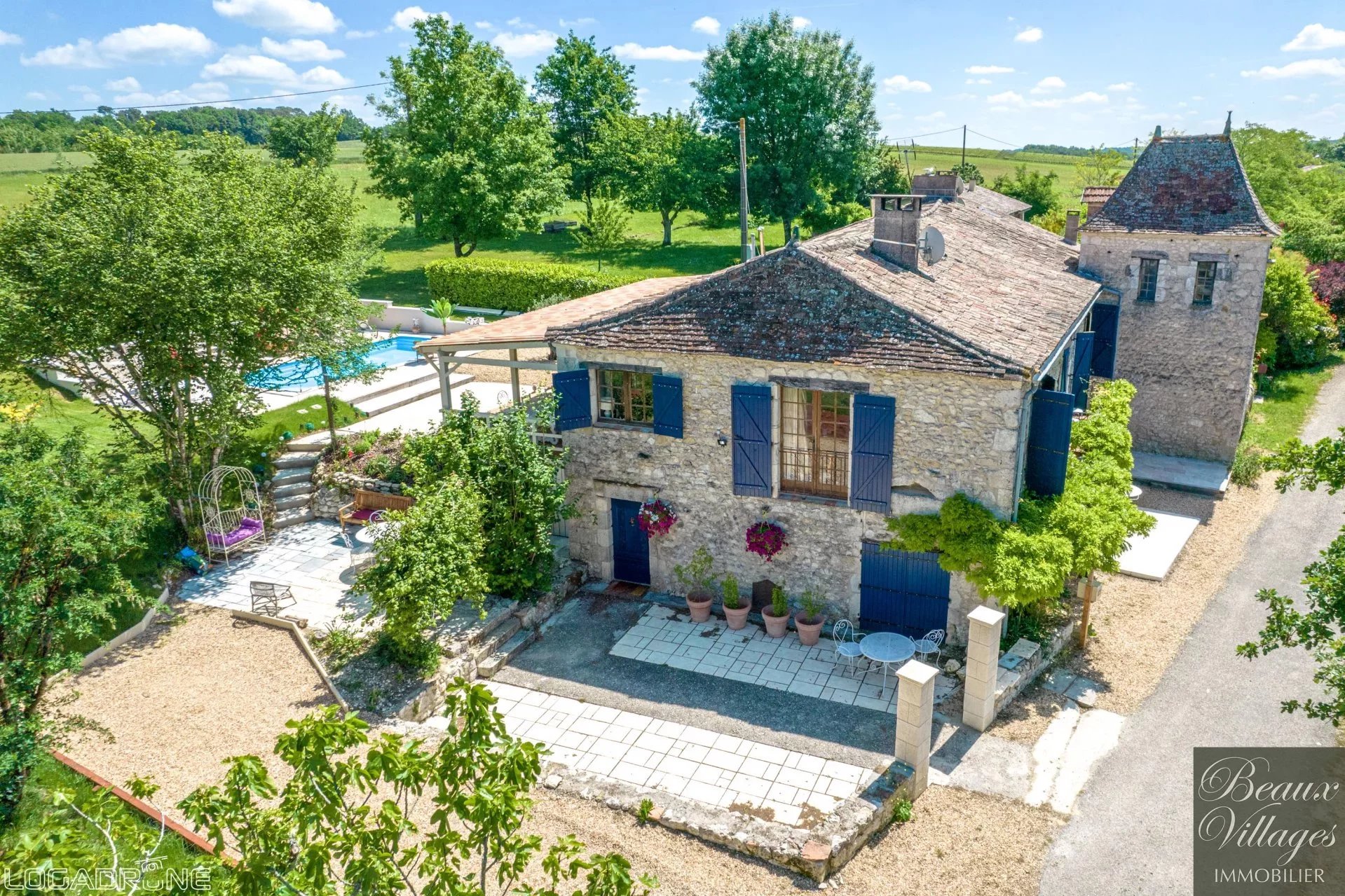 A magical 16-century former Hunting Lodge with views and a pool!, Nouvelle-Aquitaine – France – BVI80596