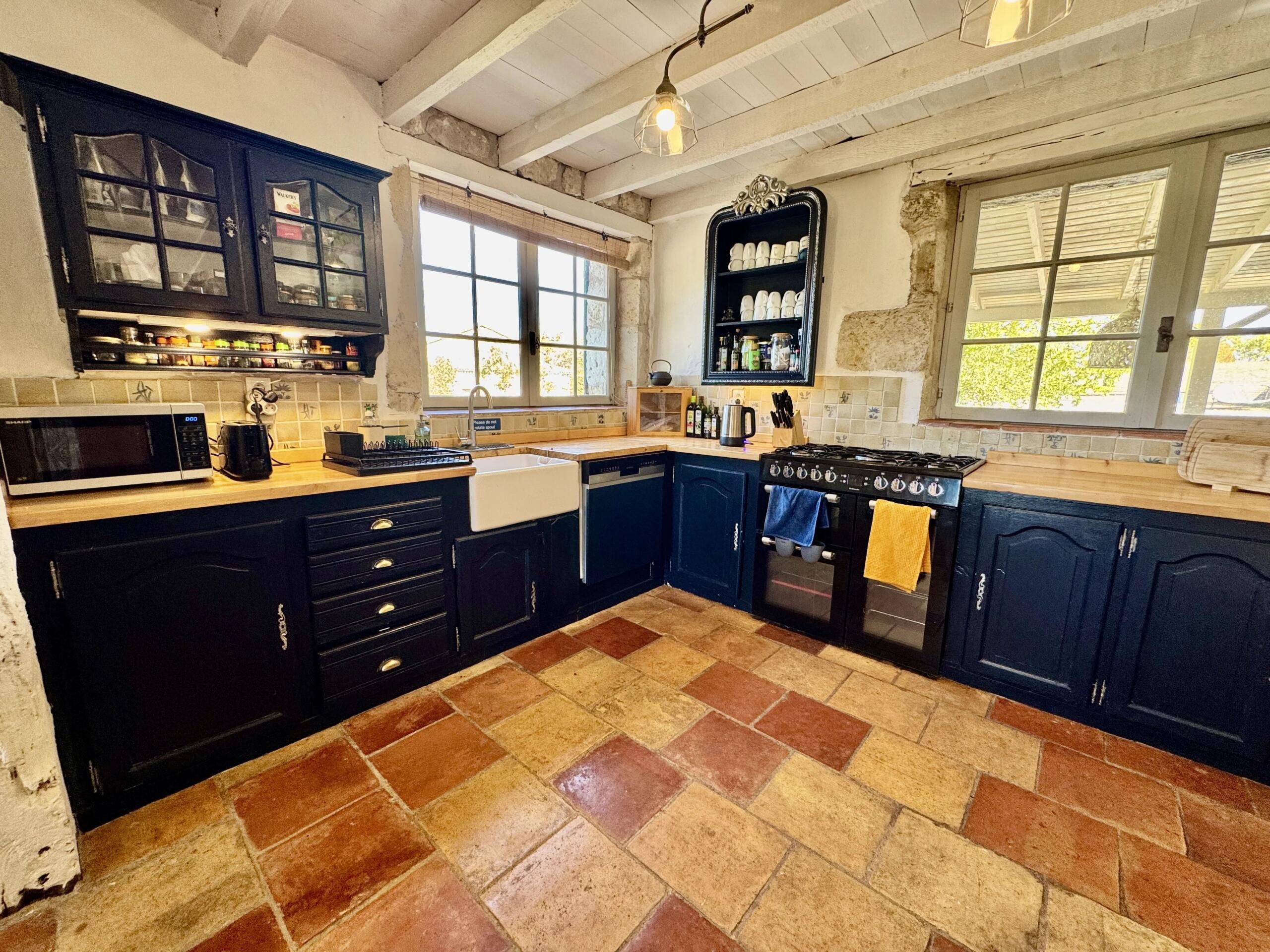 A magical 16-century former Hunting Lodge with views and a pool!, Nouvelle-Aquitaine – France – BVI80596