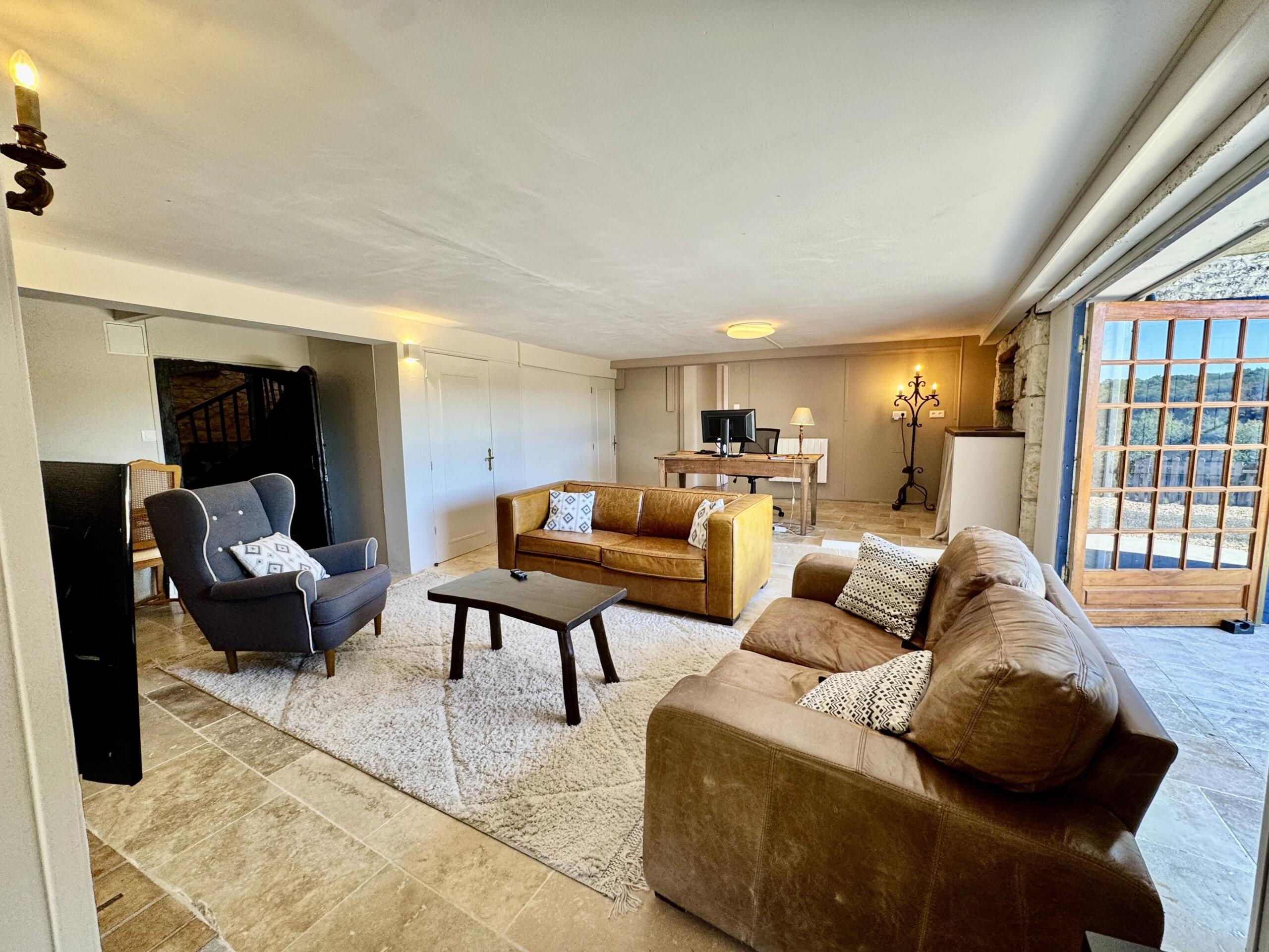 A magical 16-century former Hunting Lodge with views and a pool!, Nouvelle-Aquitaine – France – BVI80596