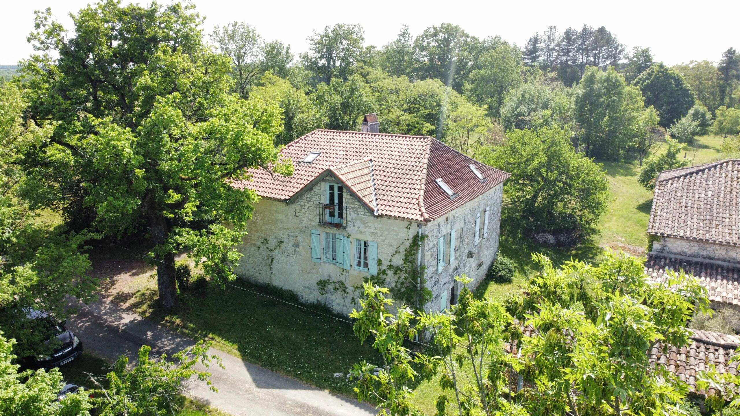 Charming Renovated Farmhouse with Covered Pool and Outbuildings – Near Montaigu-de-Quercy, Tarn-et-Garonne, Southwest France, Occitanie – France – BVI82562