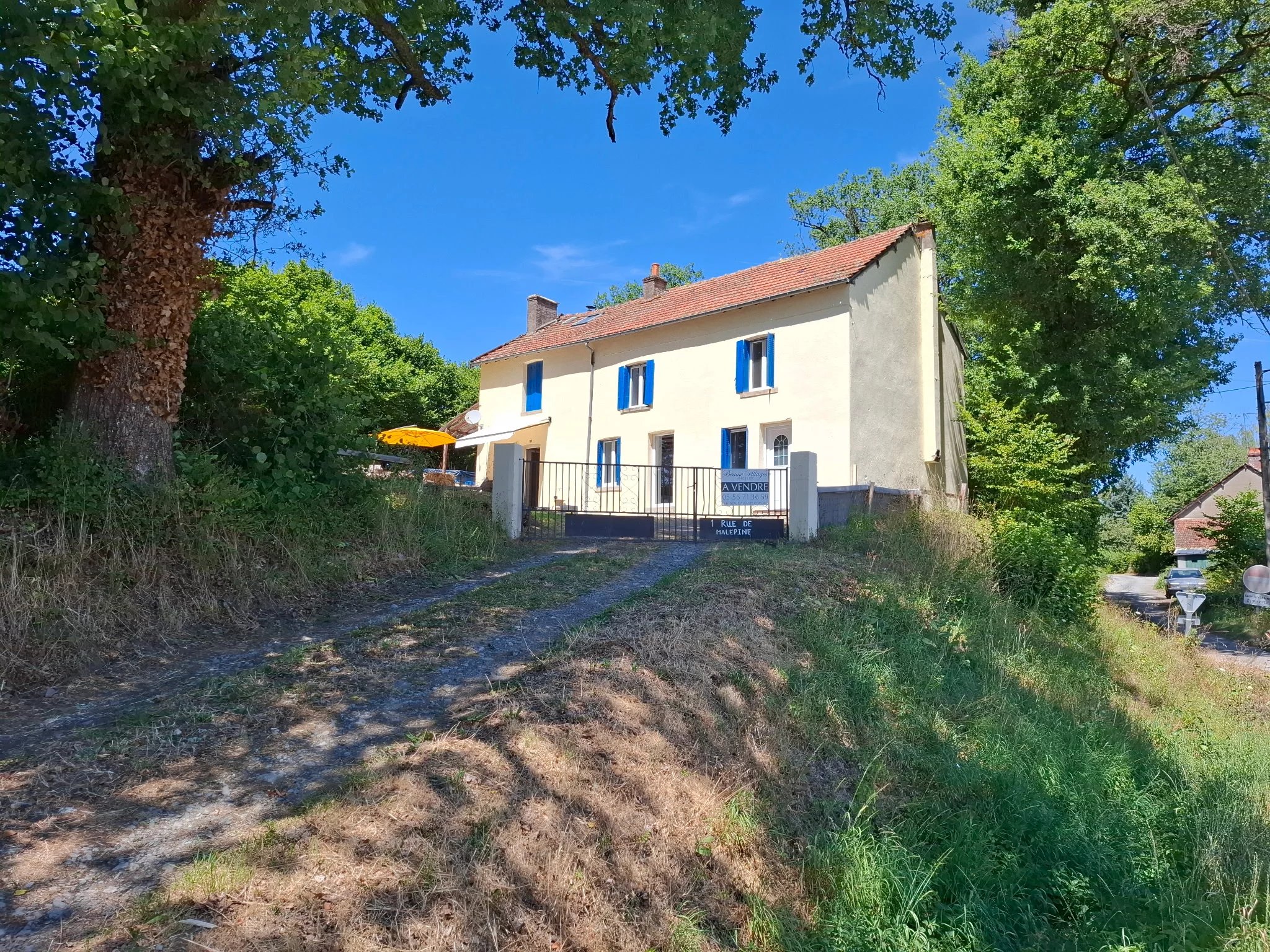 Beautifully renovated 3 bedroom house with attached 1 bedroom  cottage, Nouvelle-Aquitaine – France – BVI82635