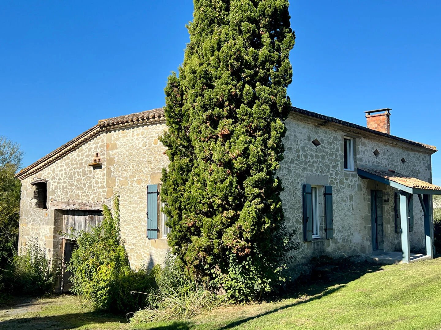 Character Stone Home with Space to Expand and Create Your Dream Property, Nouvelle-Aquitaine – France – BVI84914