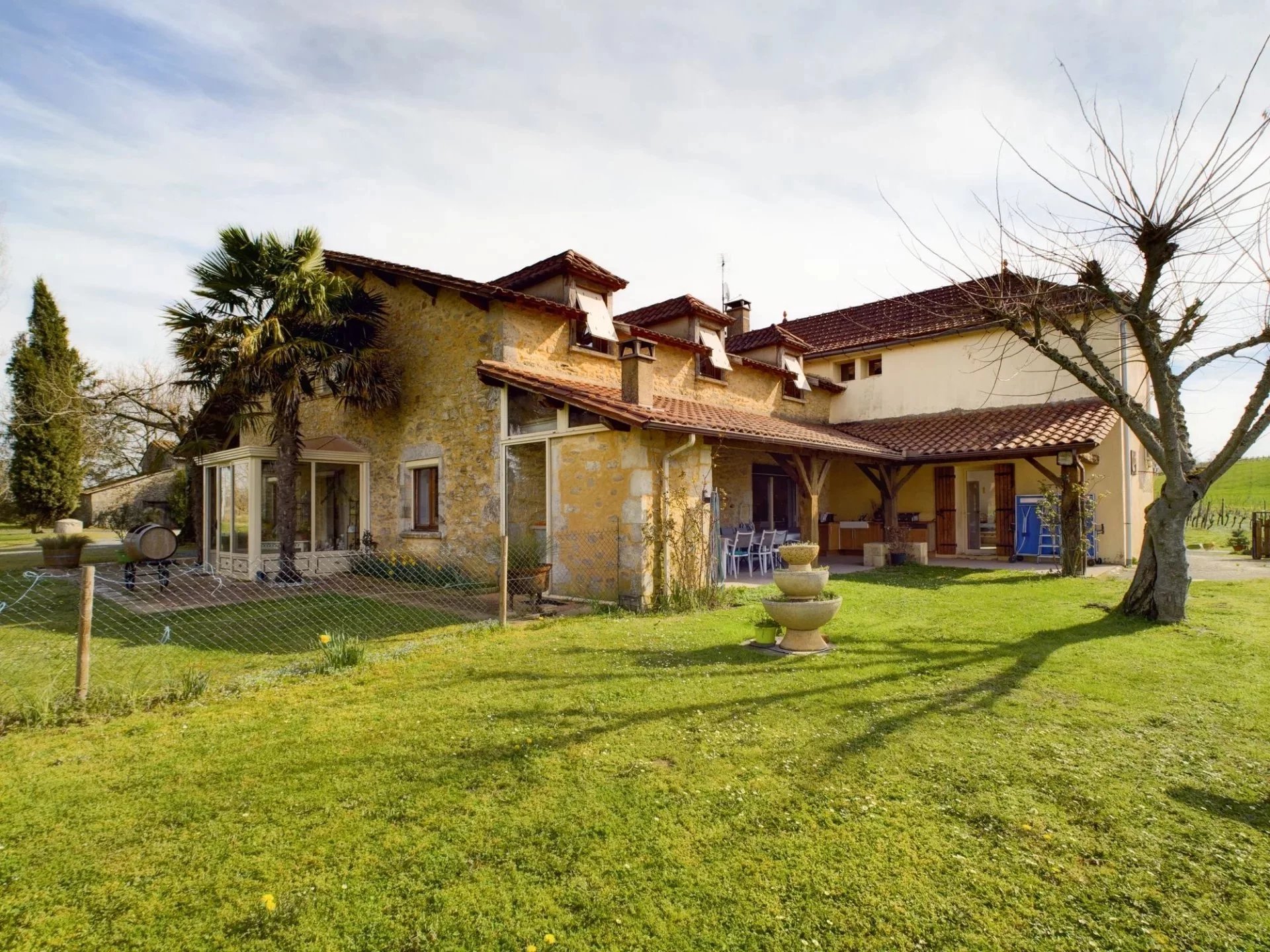 Renovated Farmhouse with Two Cottages, Nouvelle-Aquitaine – France – BVI87421