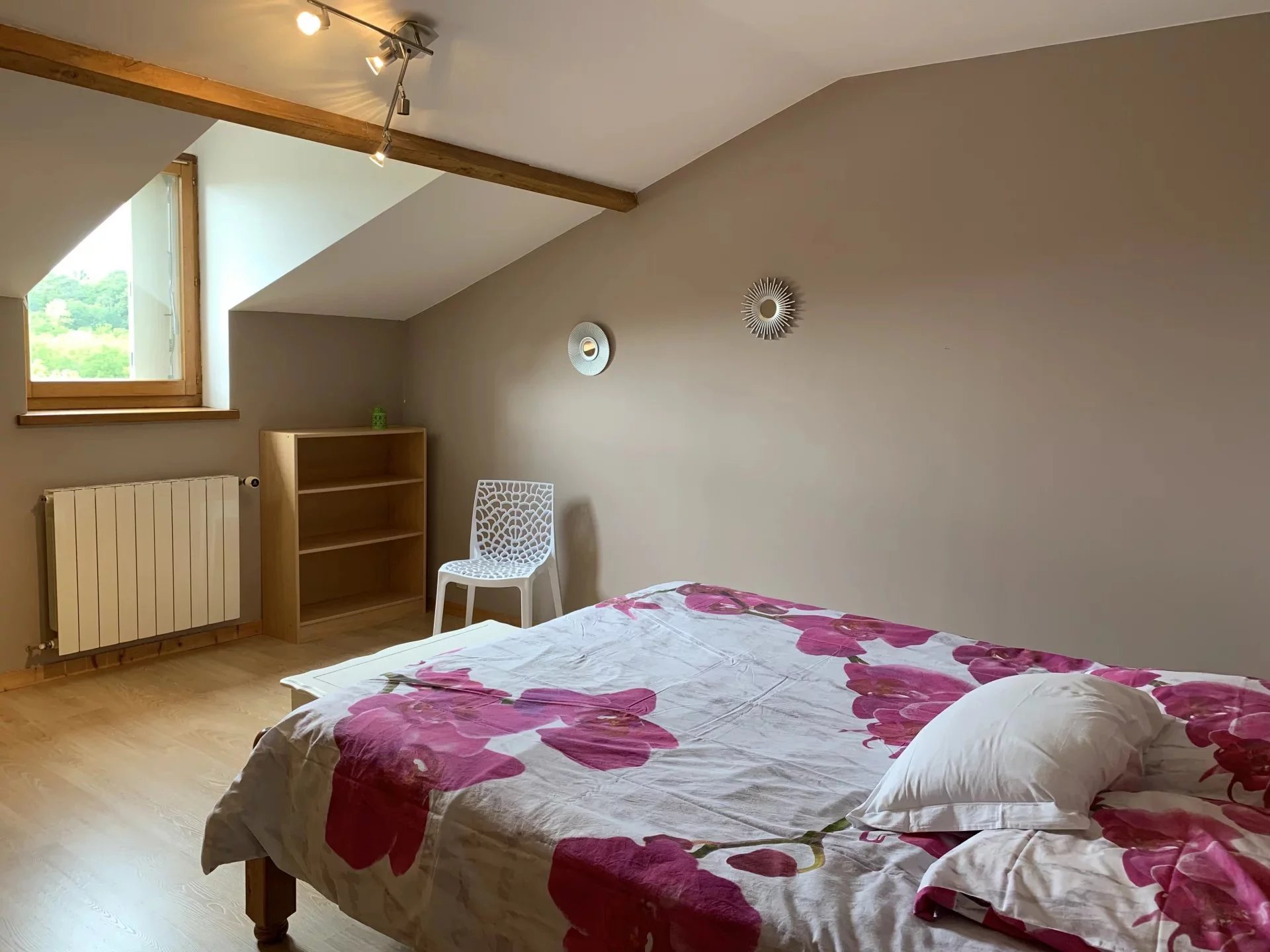 Renovated Farmhouse with Two Cottages, Nouvelle-Aquitaine – France – BVI87421