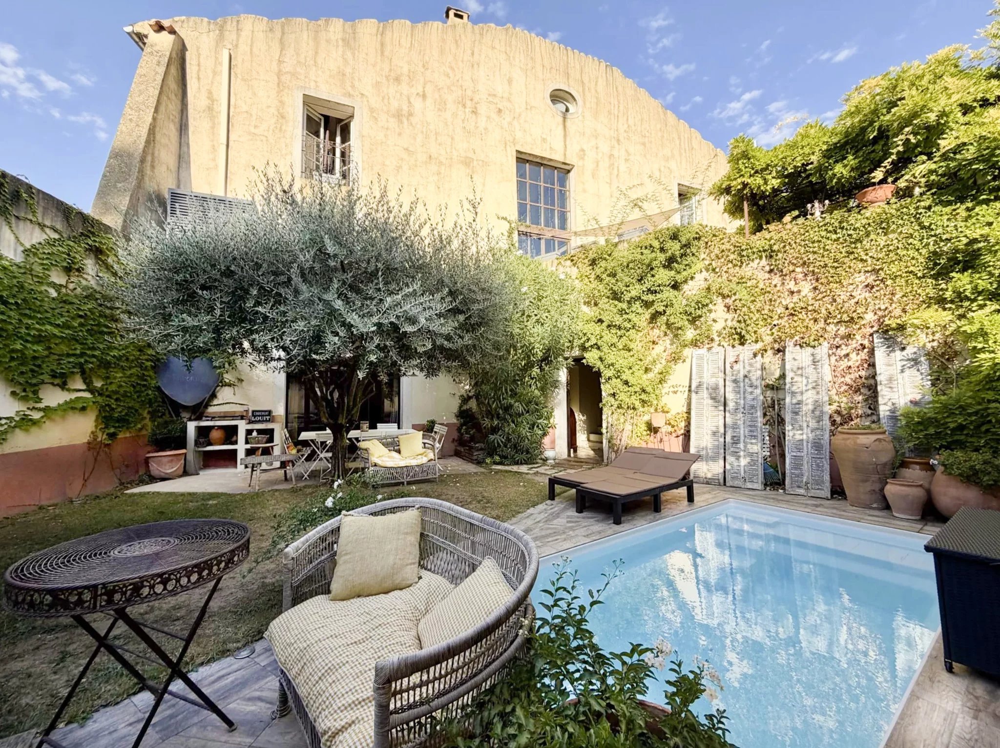 Renovated 18th-Century Bourgeois House with Garden and Pool in Lambesc, Provence-Alpes-Côte d’Azur – France – BVI87444