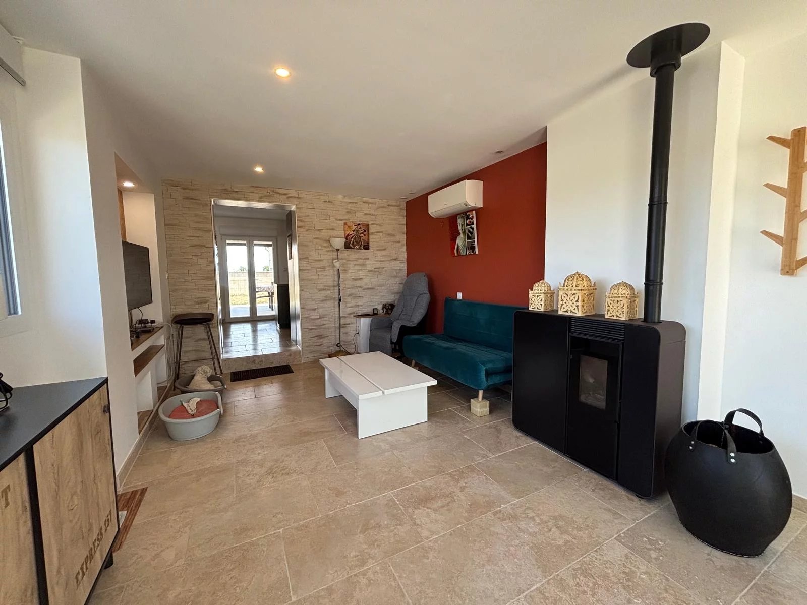 Contemporary, low maintenance 4 bedroom house, Nouvelle-Aquitaine – France – BVI87471