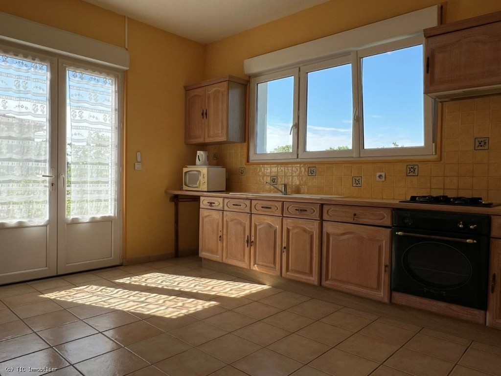 4 bedroom House in Ruffec, France – r7597