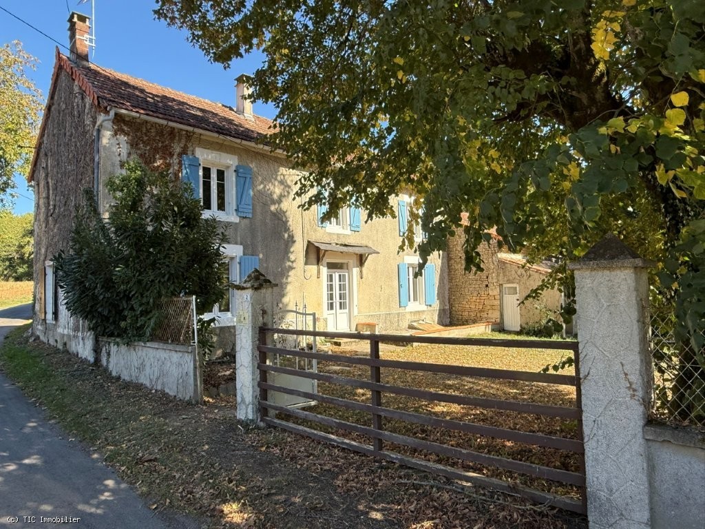 5 bedroom House in Sauze-Vaussais, Sauzé-Vaussais, France – r7596