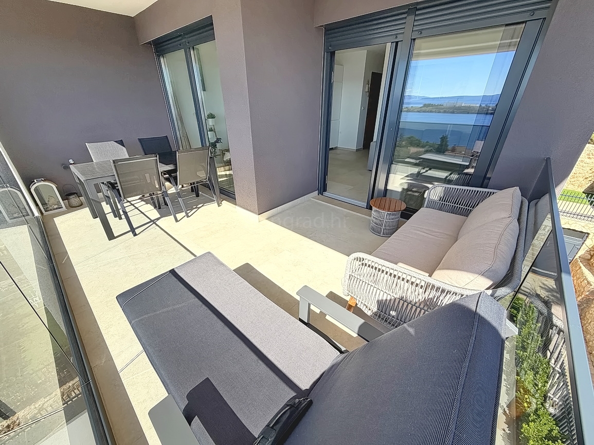 2 bedroom apartment in Omišalj, Croatia – 103730