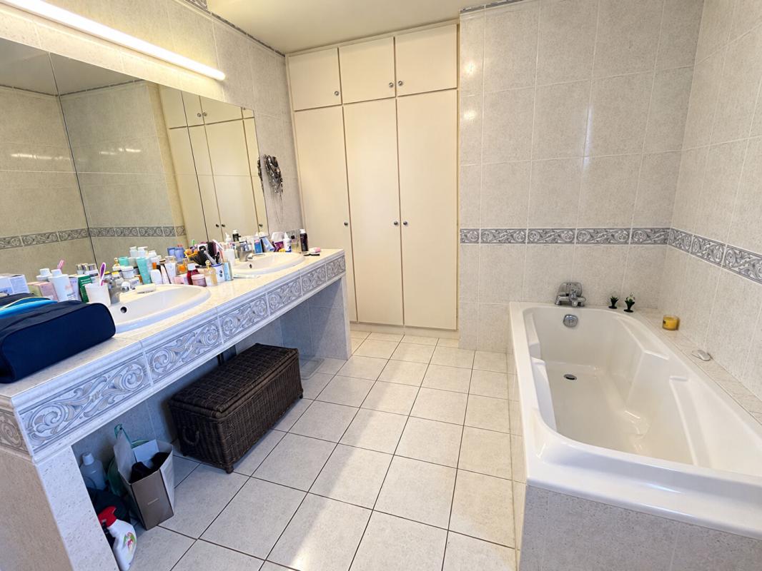 5 bedroom villa in Montmoreau, Charente, France